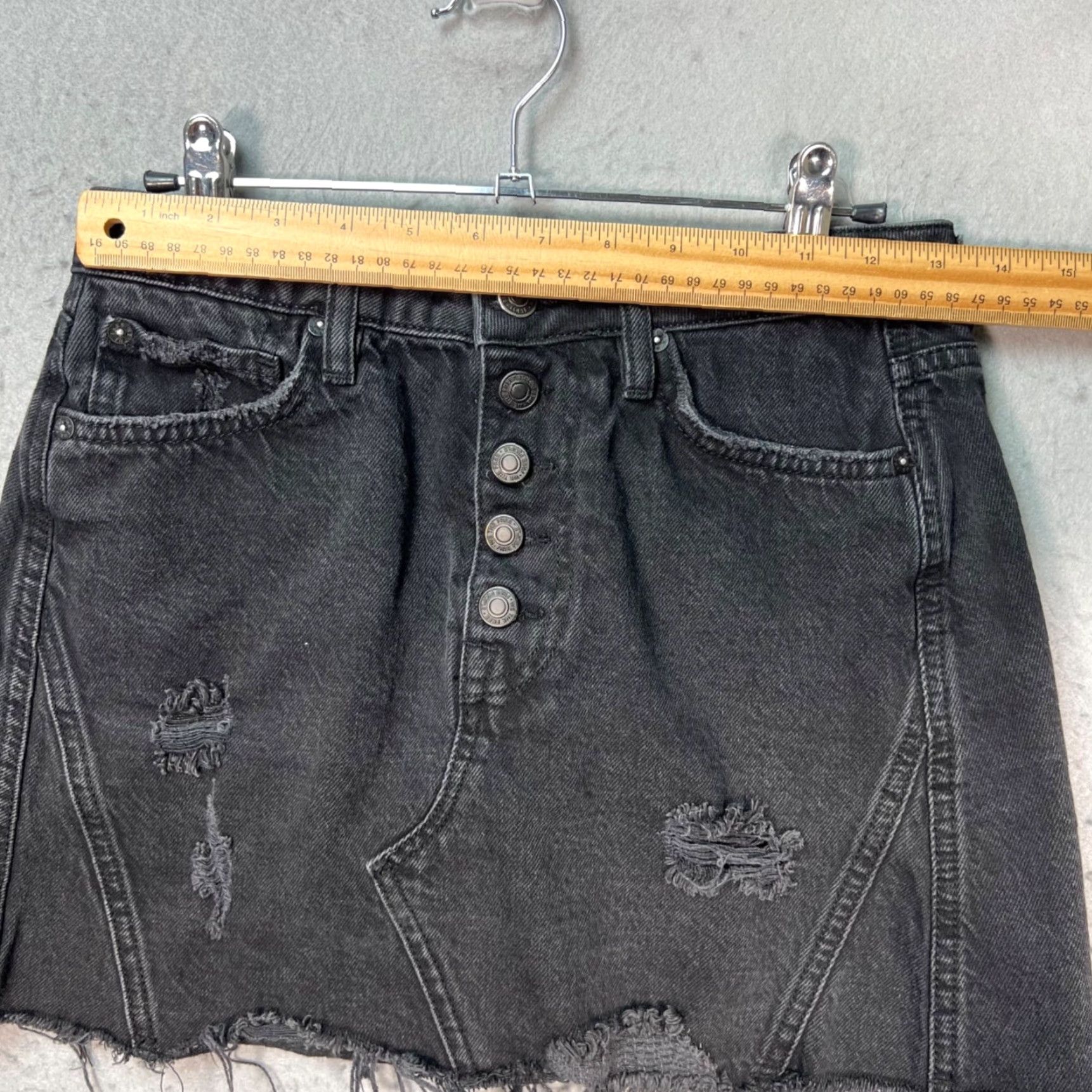 Vintage We The Free Womens Skirt Mini 28 Black Denim Bohemian Distressed Frayed Pockets Vintage No N/A Size 28" / US 6 / IT 42 - 5 Thumbnail