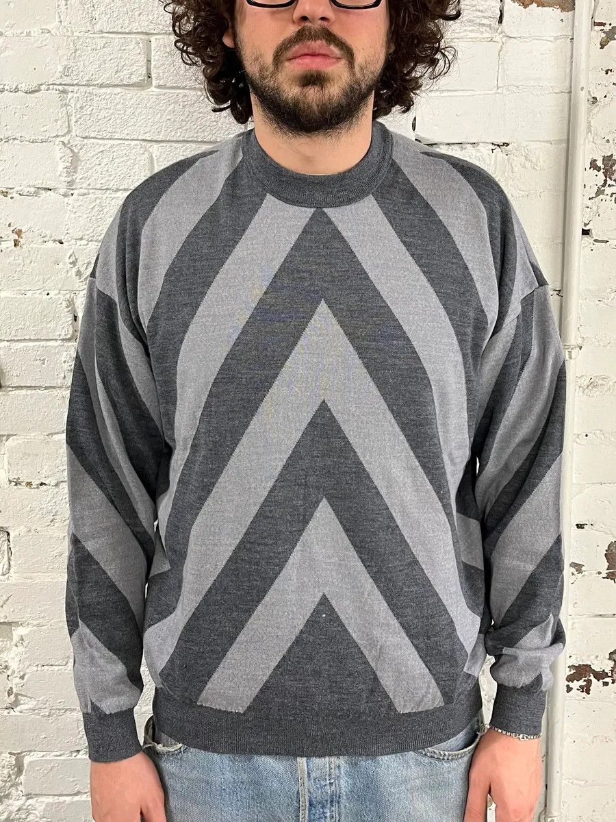 Emporio Armani 2010s Emporio Armani V Lines White & Grey Sweater Size US M / EU 48-50 / 2 - 2 Thumbnail