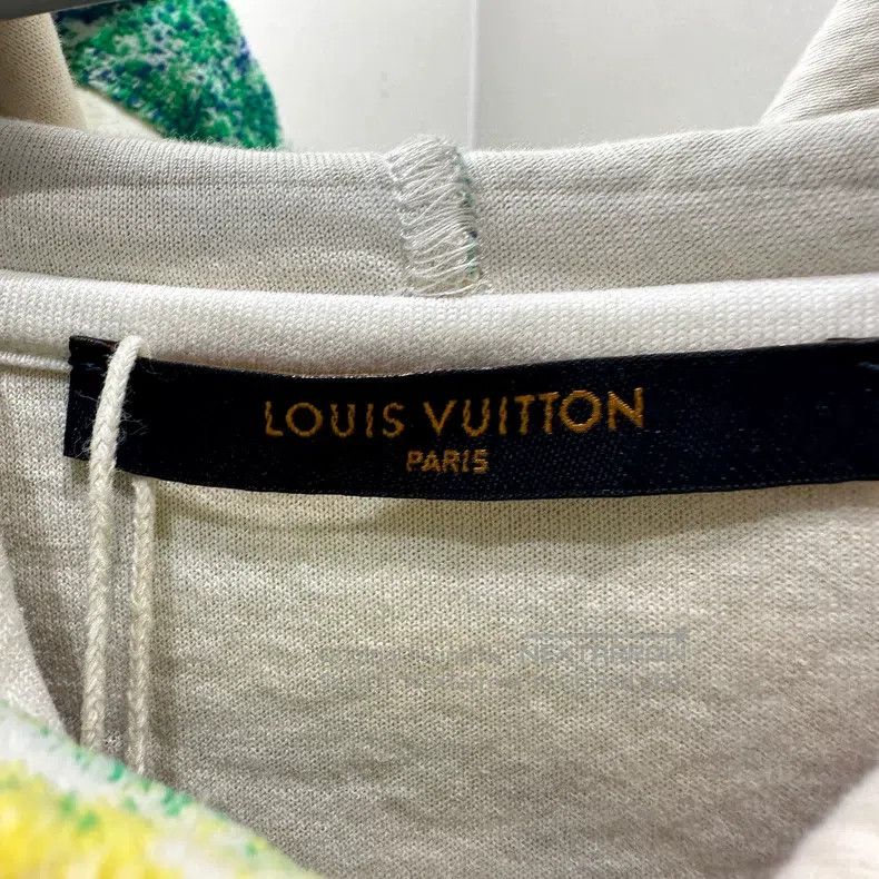 Louis Vuitton Louis Vuitton Crayon Full Logo Hoodie Size US S / EU 44-46 / 1 - 3 Thumbnail