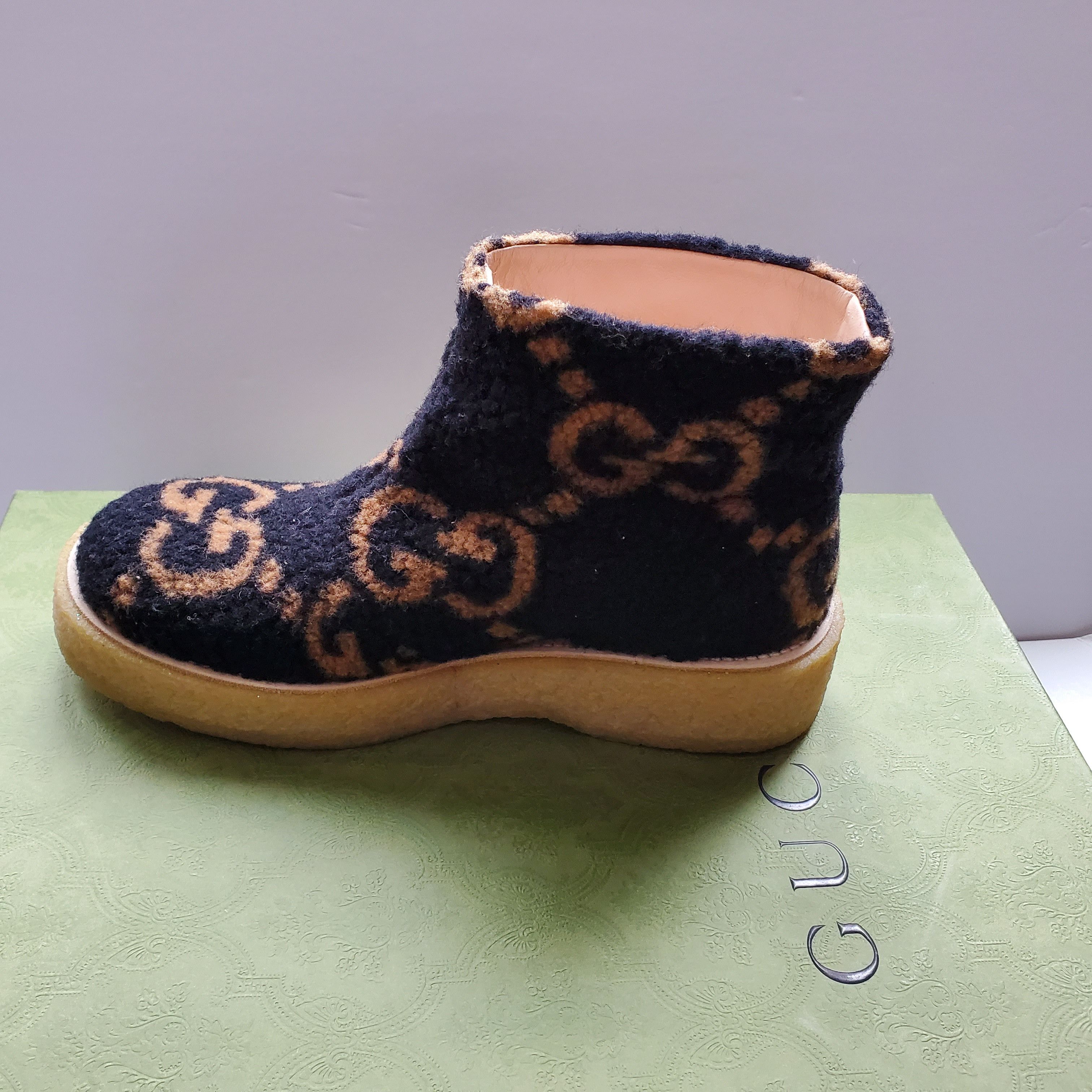 image of Nib Gucci Jumbo GG Faux Fur Slip On Booties It 38.5/ Us 8.5 in Black, Women's