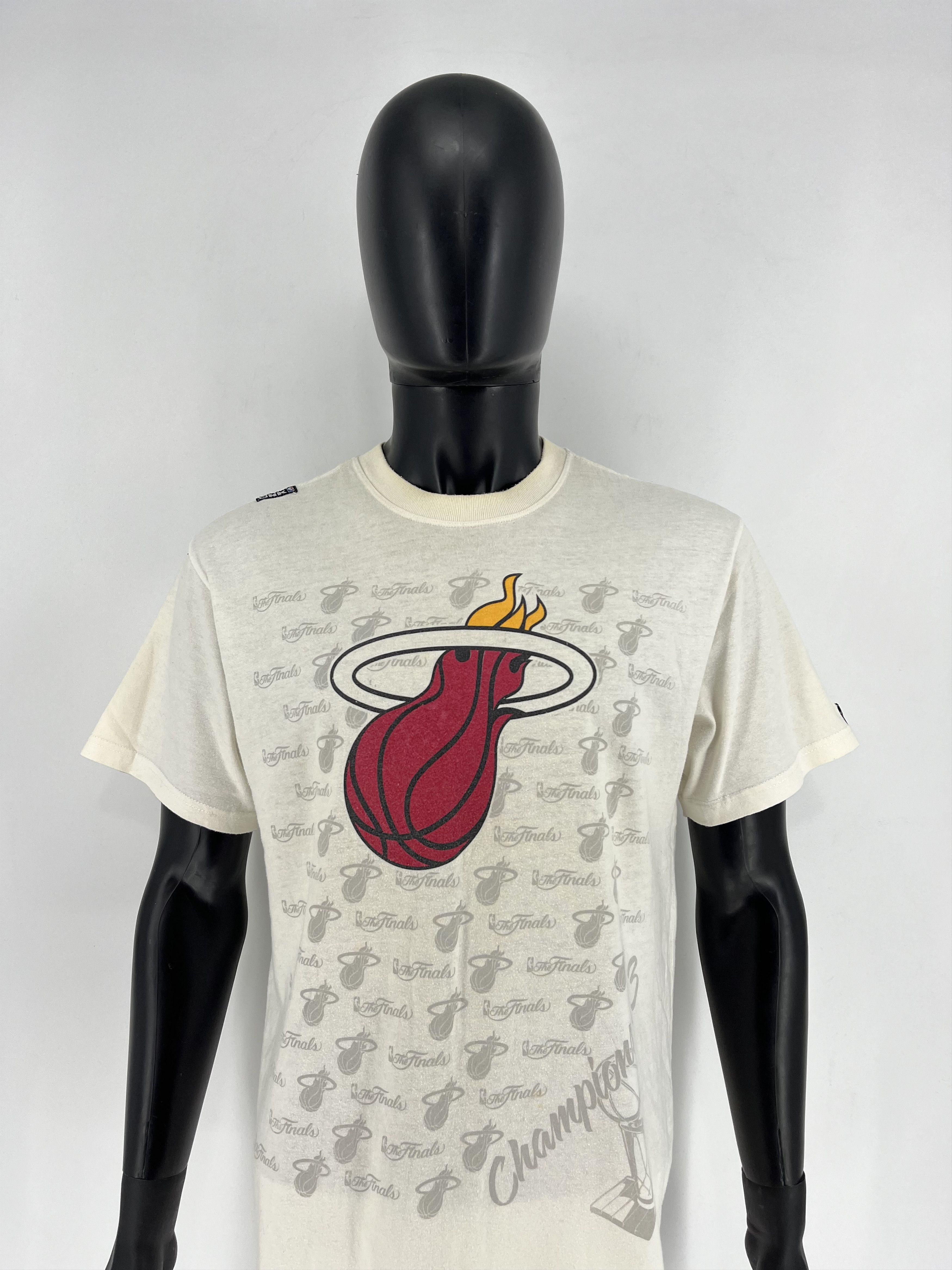 NBA × Vintage Miami Heat NBA White T-Shirt The Champions 13 Short Sleeve Size US L / EU 52-54 / 3 - 1 Thumbnail
