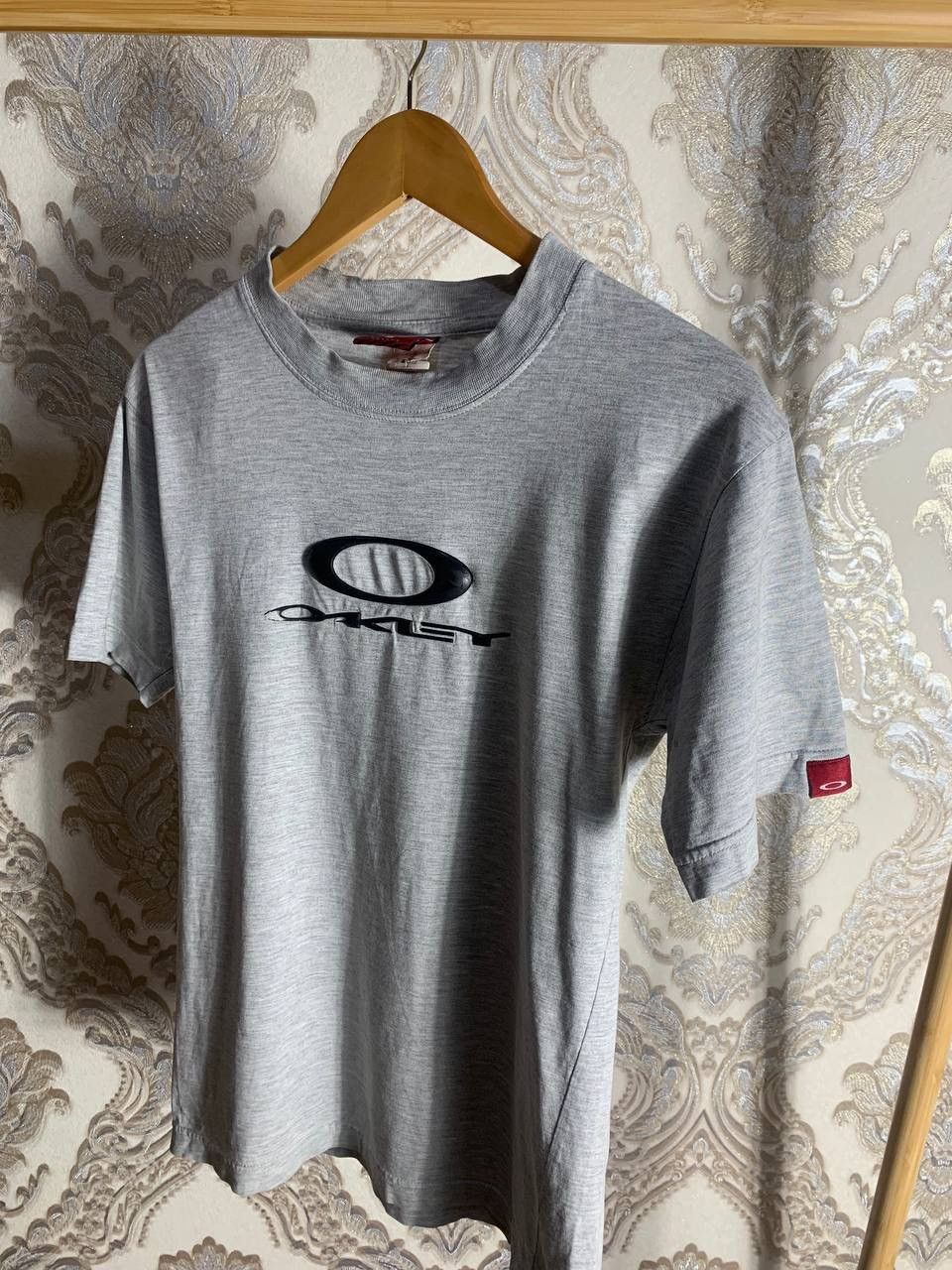 Oakley VINTAGE OAKLEY RETRO T-SHIRT BIG LOGO SURF DESIGNER Y2K 90s Size US S / EU 44-46 / 1 - 2 Thumbnail