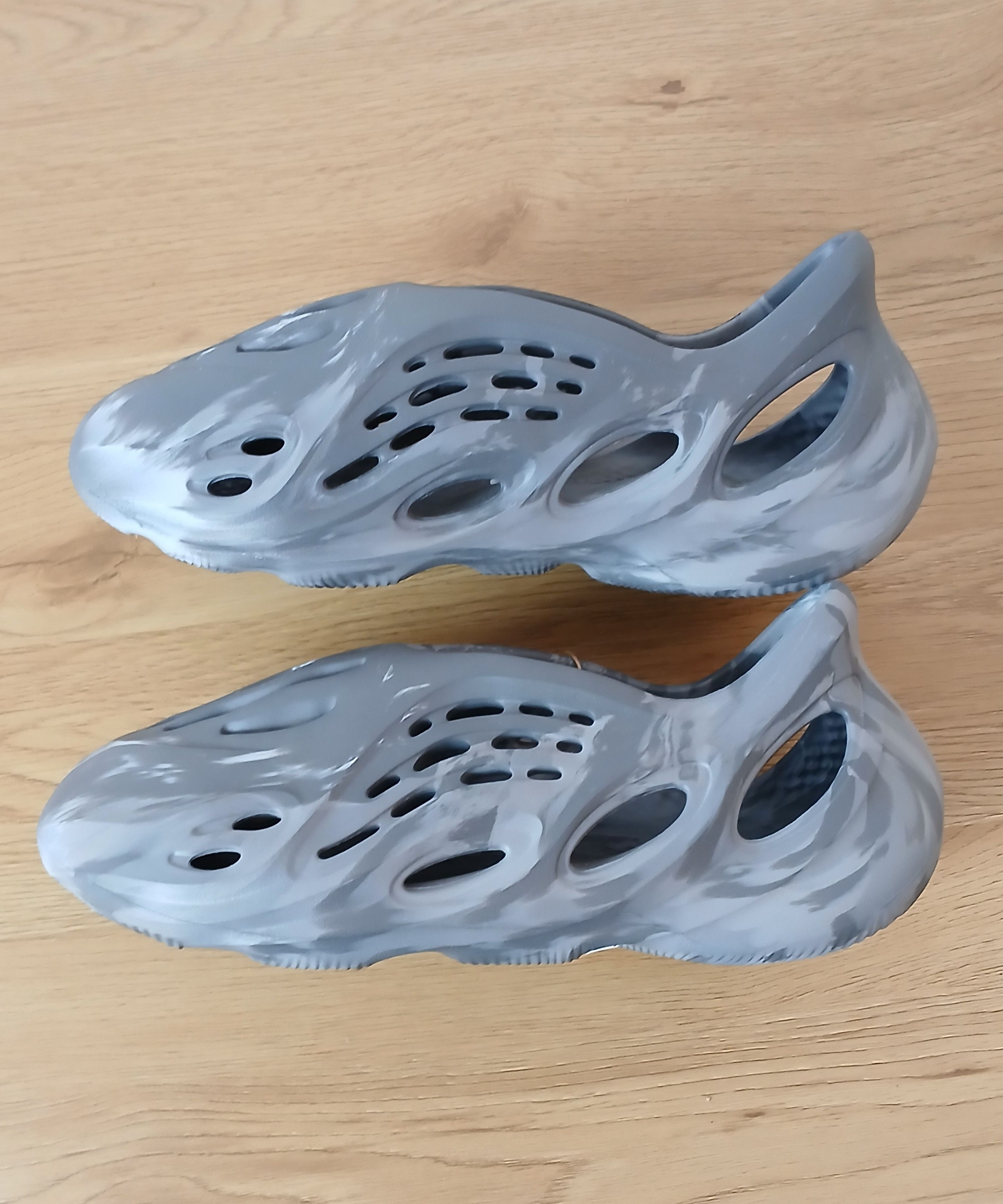 Adidas New Adidas Yeezy Foam Runner Size US 11 / EU 44 - 2 Thumbnail