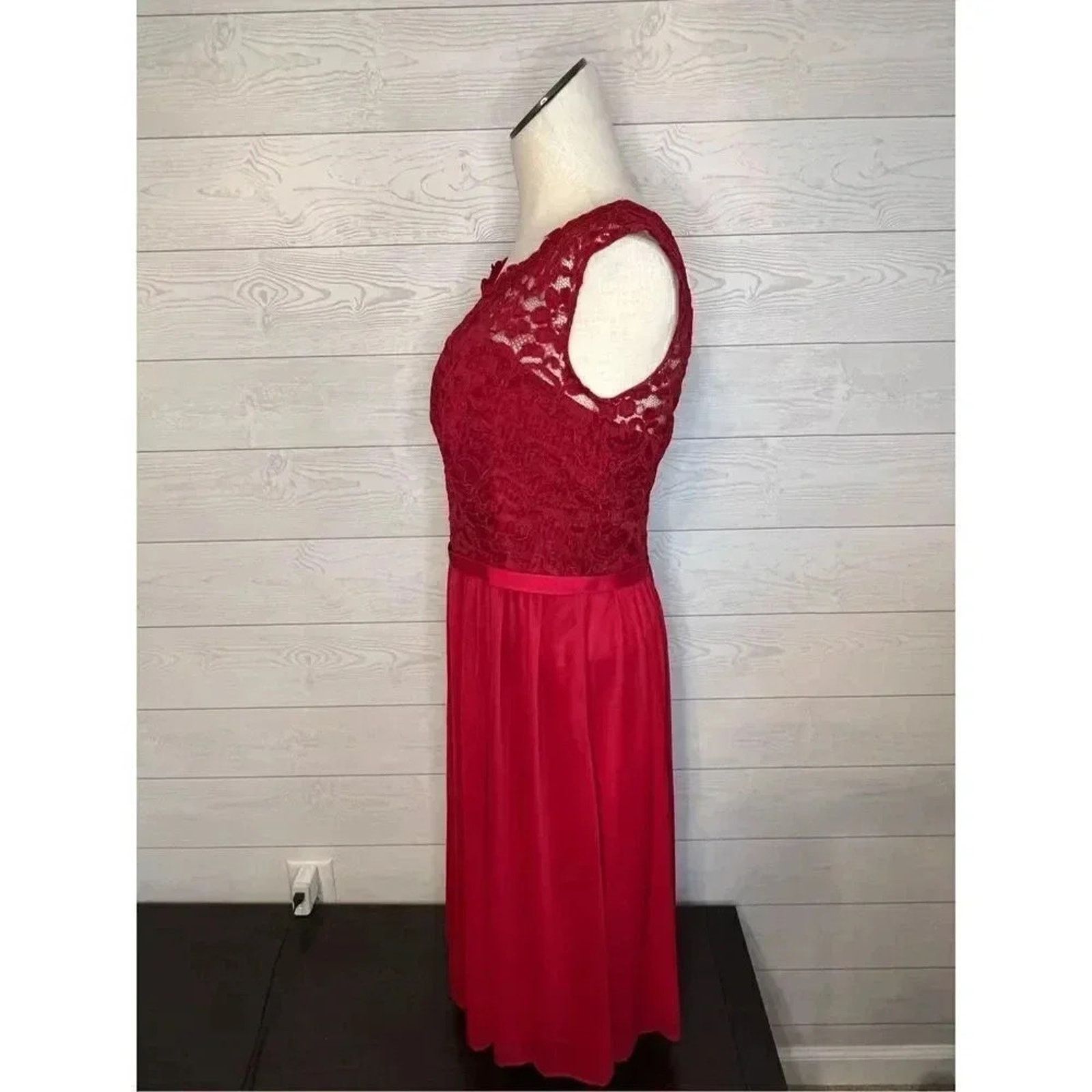 Other David’s Bridal apple red layered lace dress Size 10 Size L / US 10 / IT 46 - 4 Thumbnail