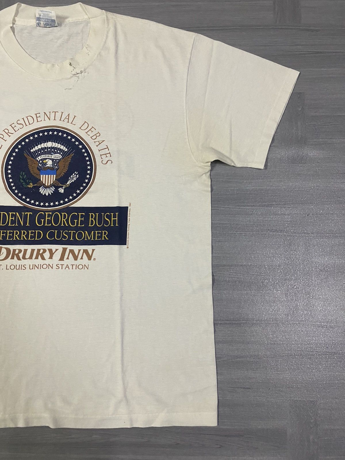 Vintage Vintage 1992 President GeorgeBush Distress Tee Size US L / EU 52-54 / 3 - 4 Thumbnail