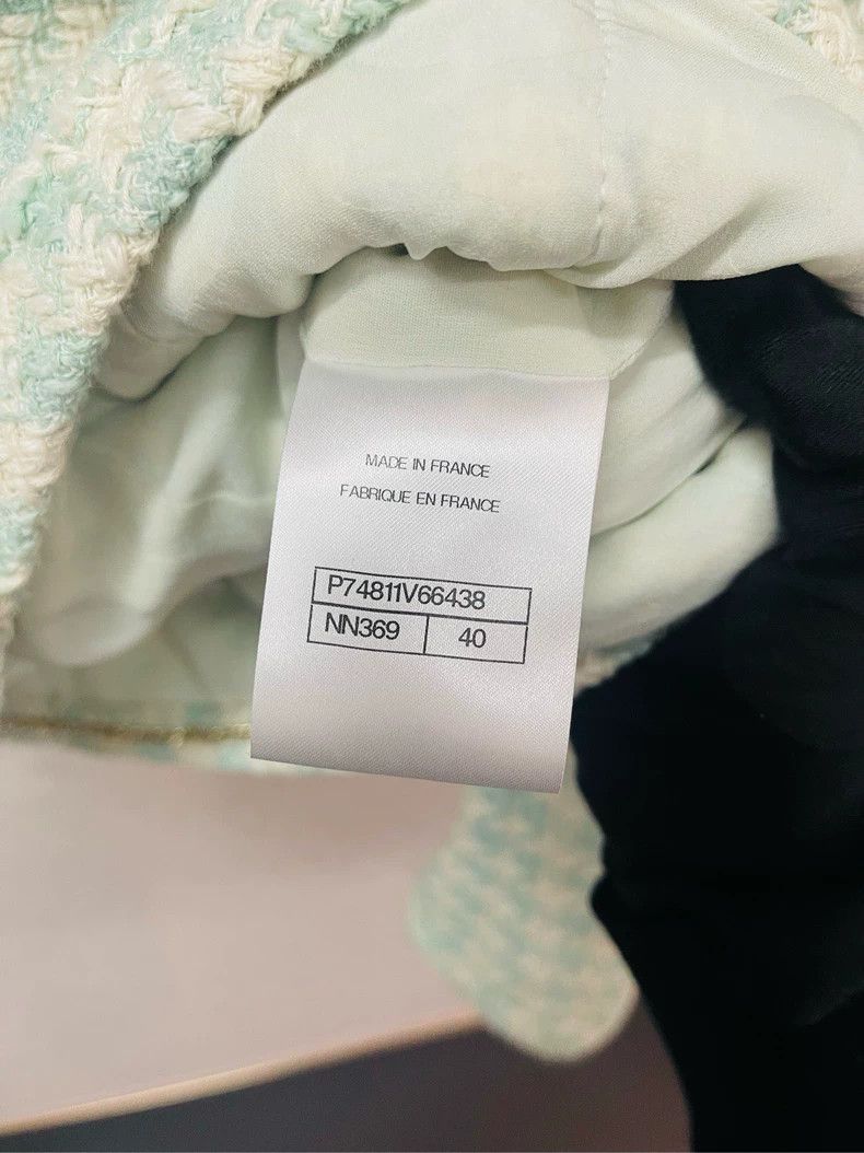 Chanel Chanel 23 Spring and Summer Mint Green Double-breasted Shor Size S / US 4 / IT 40 - 5 Thumbnail