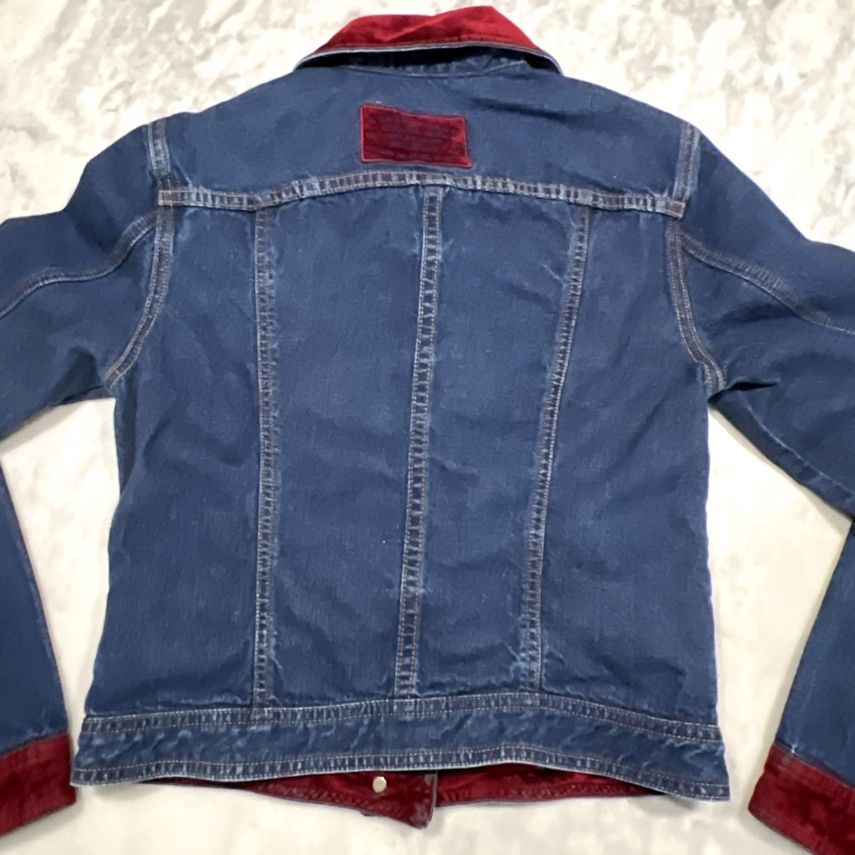 Guess VINTAGE Guess Glamour Denim Jacket Medium Red Velvet Trim Trucker USA Shirt Women's M 90s Biker Pockets Size M / US 6-8 / IT 42-44 - 6 Thumbnail