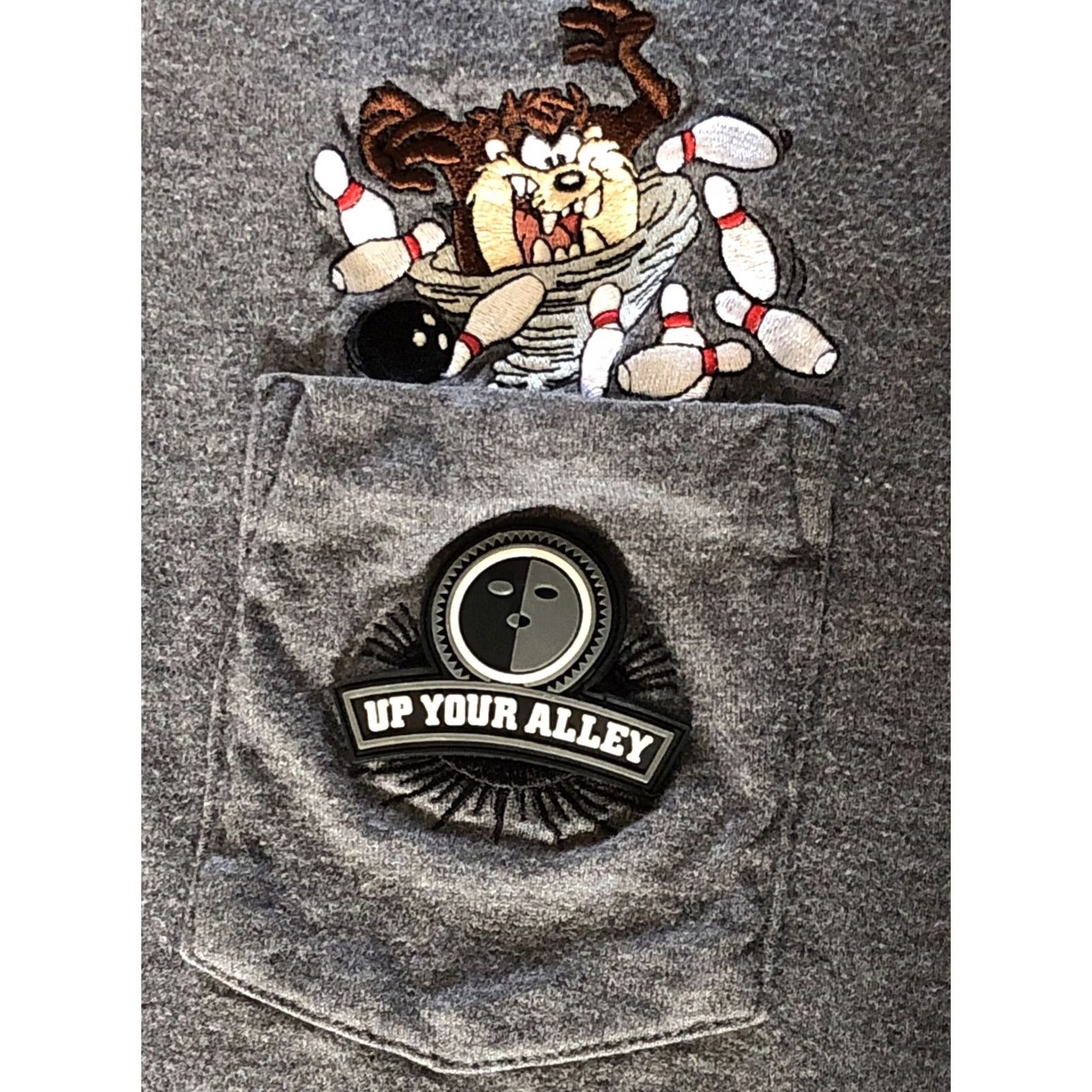 Vintage VINTAGE Warner Bros. T-Shirt Adult XL Gray Embroidered Pocket Bowling Taz Up Your Alley LOONEY TUNES 90s Size US XL / EU 56 / 4 - 2 Thumbnail