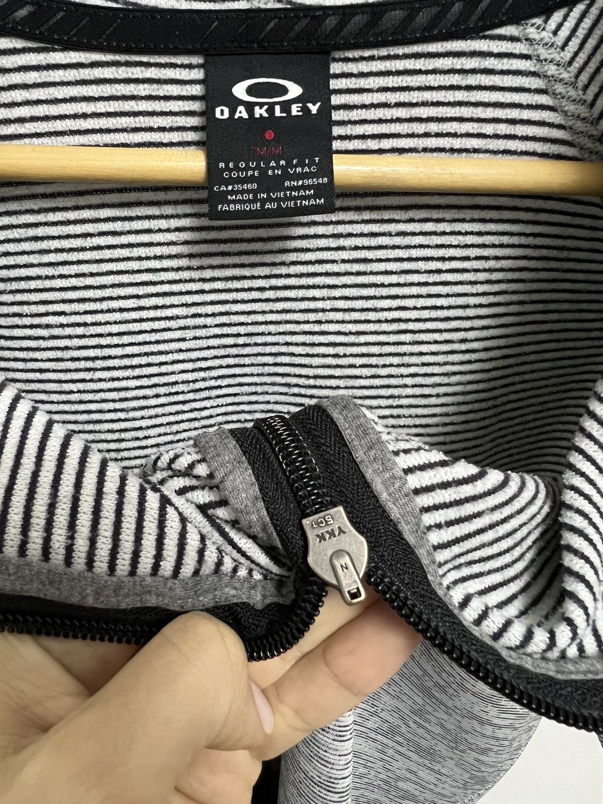 Oakley × Vintage Y2K Oakley Full Zip Hoodie size M Size US M / EU 48-50 / 2 - 9 Thumbnail