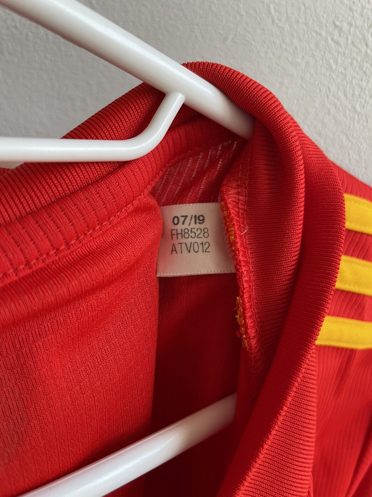 Adidas WALES 2020 2021 HOME FOOTBALL SHIRT SOCCER JERSEY ADIDAS Size US M / EU 48-50 / 2 - 10 Thumbnail