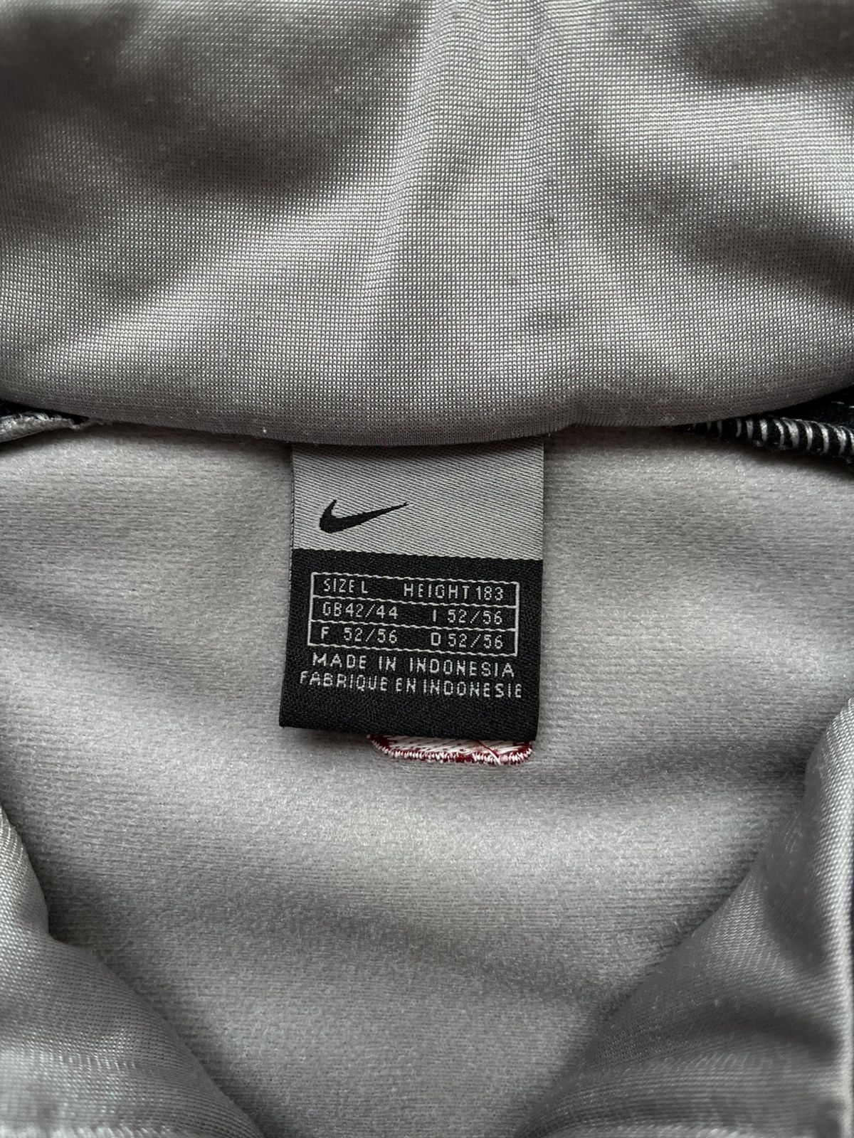 Nike Vintage 00s Nike Grey Zip Up Track Jacket Swoosh Logo L size Size US L / EU 52-54 / 3 - 8 Thumbnail
