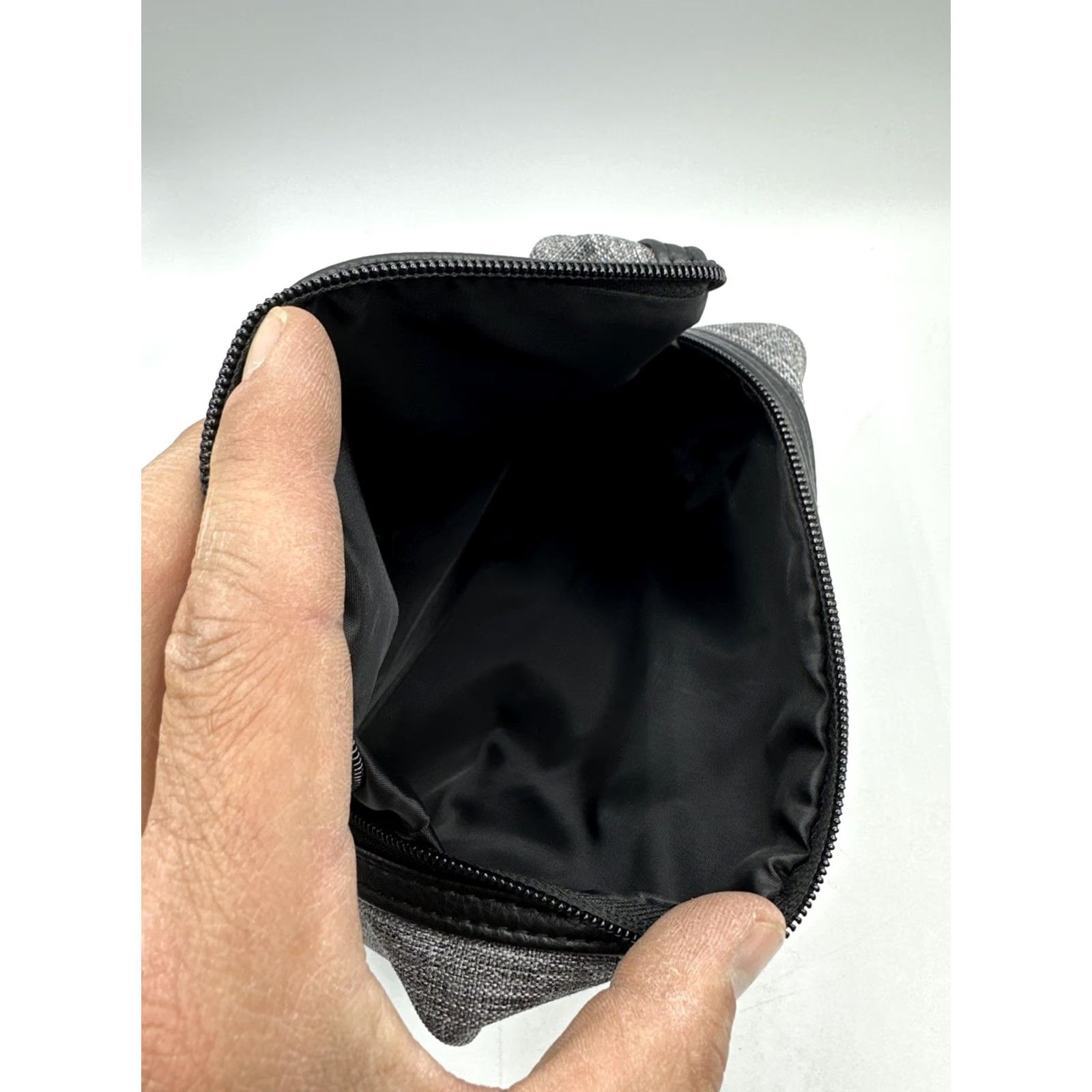 Jimmy Choo Jimmy Choo Parfums Pouch Toiletry Bag Gray Heather Cosmetic Case Travel Case Medium Zip Men Size ONE SIZE - 8 Thumbnail