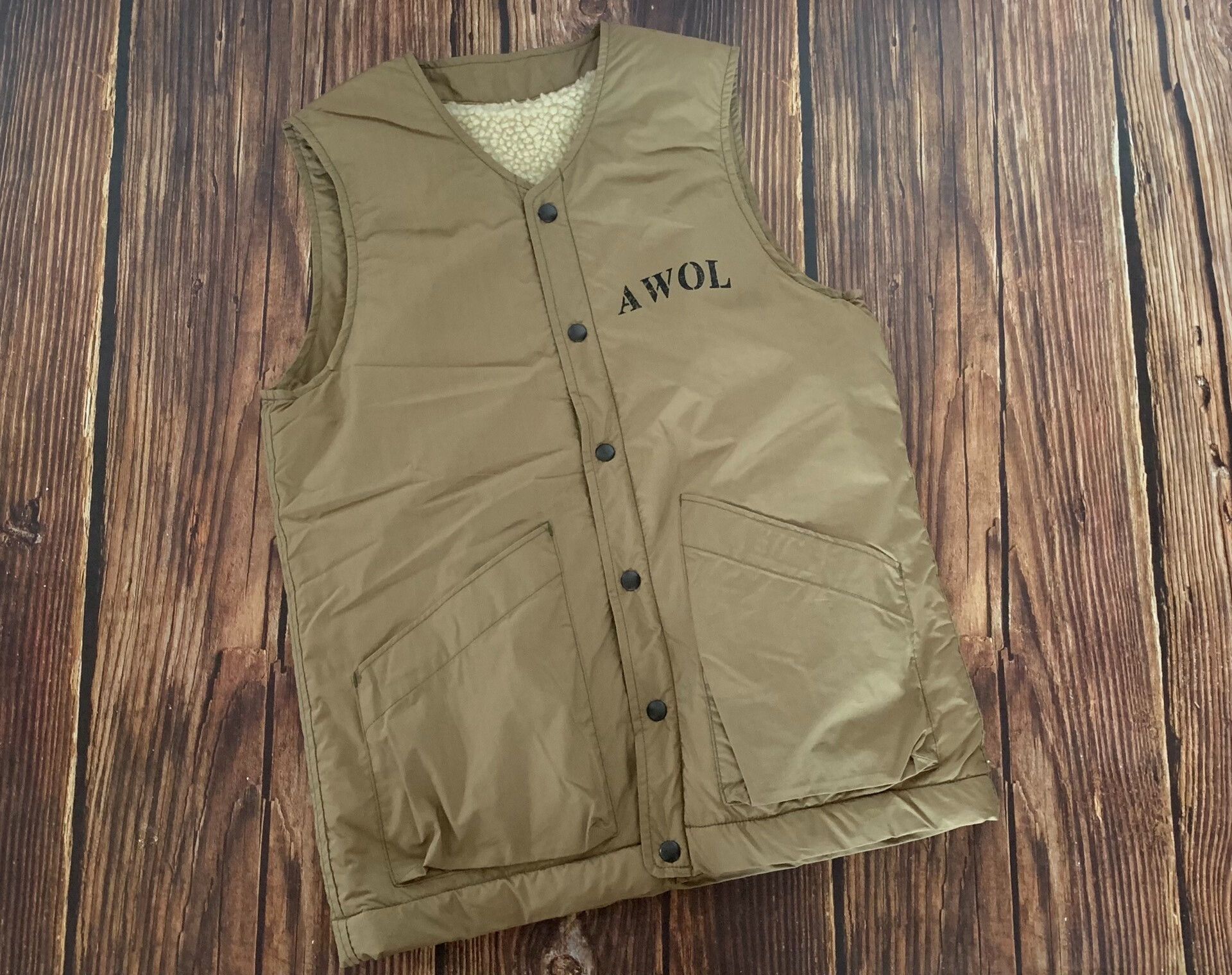 Reversible Wool Vest for Stylish Warmth