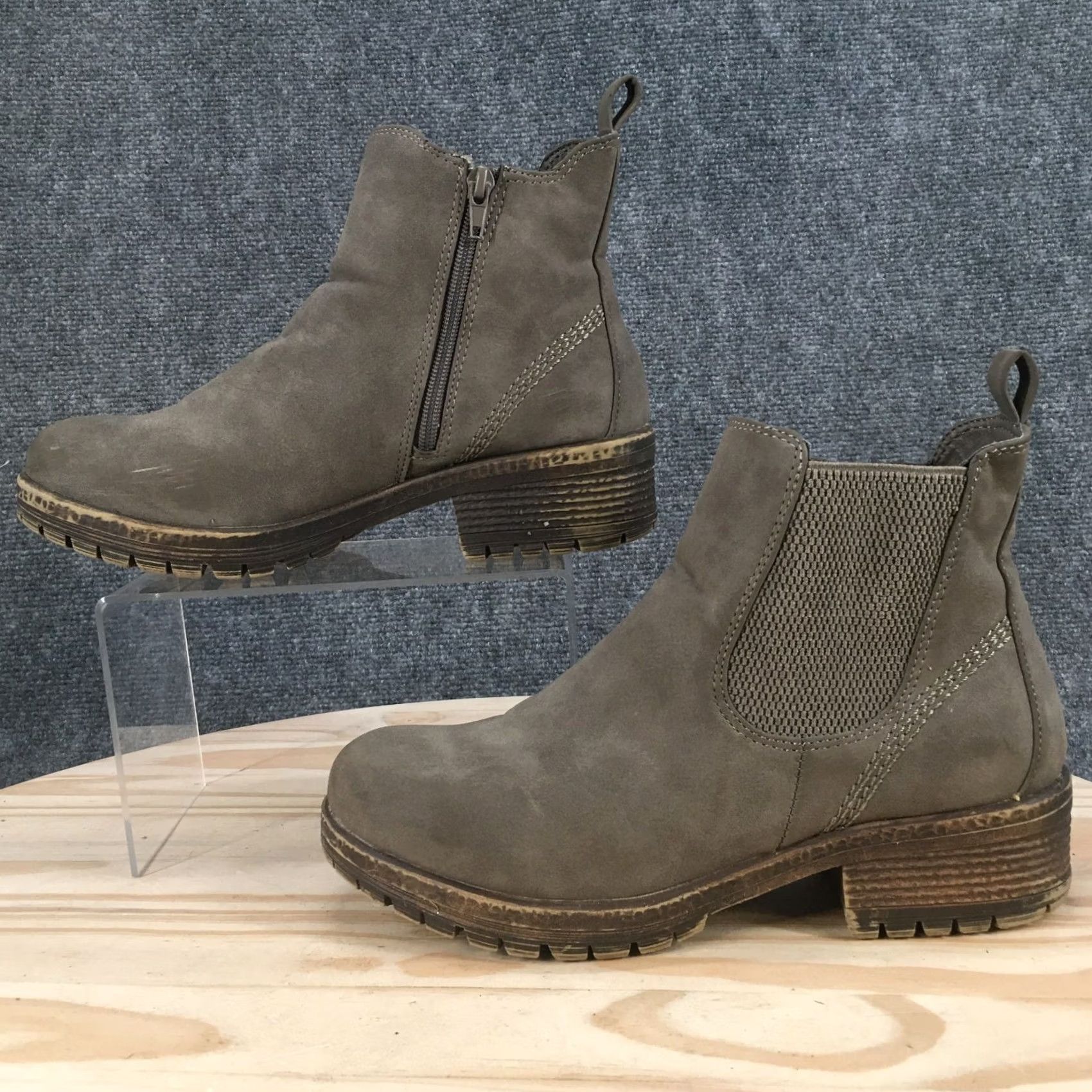 Vintage Maurices Boots Womens 8.5 M Anna Chelsea Booties Grey Faux Leather Ankle Top shoe Size M / US 6-8 / IT 42-44 - 2 Thumbnail