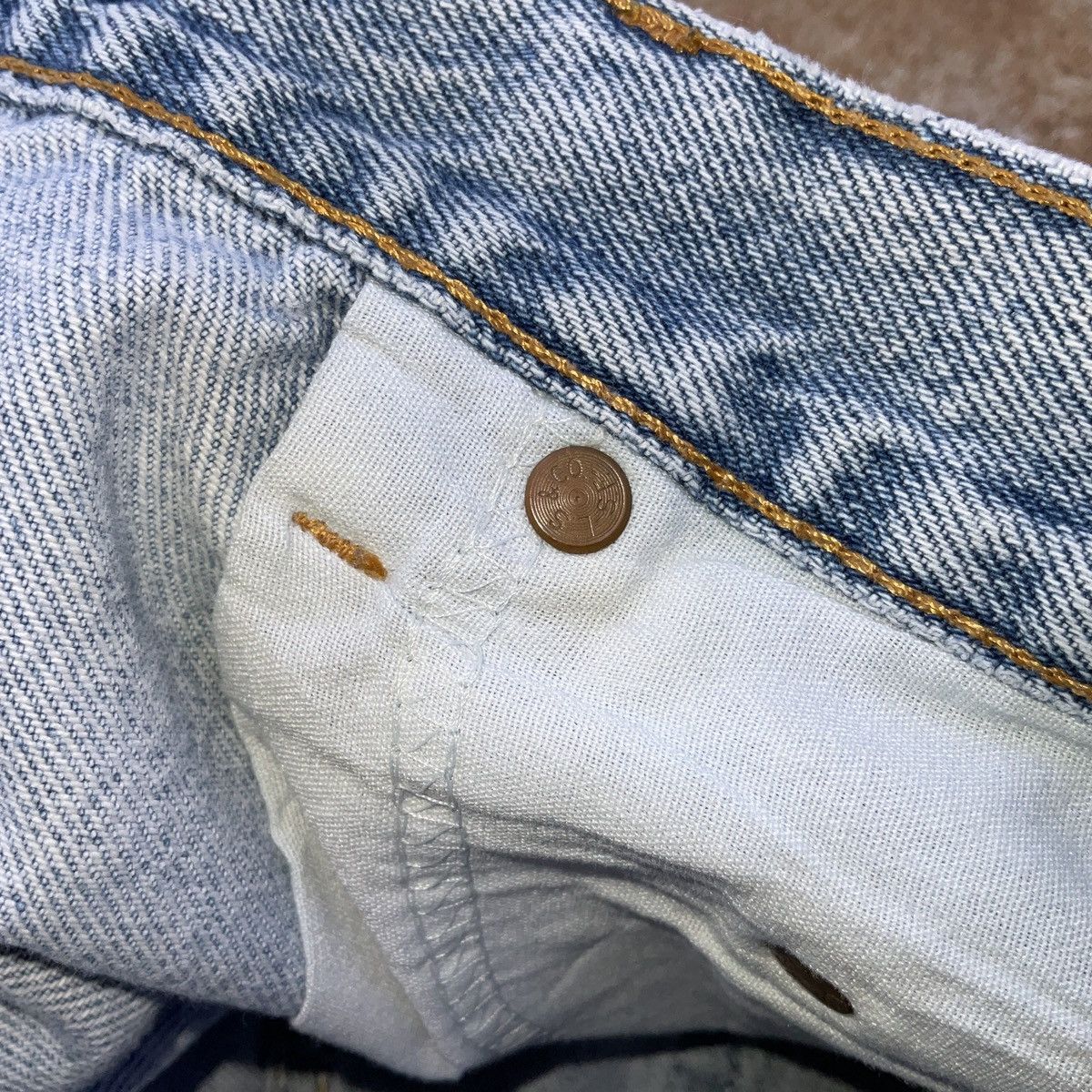 Levi's × Vintage Vintage 90s Levi’s Made In USA 505 Denim Jean Shorts Size US 34 / EU 50 - 6 Thumbnail