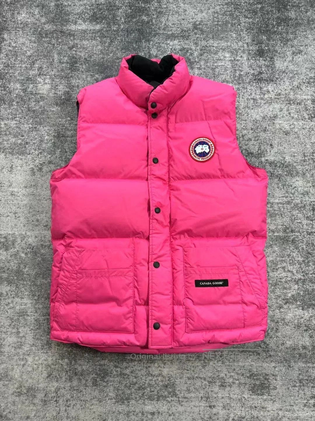 Canada Goose Canada Goose Pink Down Vest. Size M / US 6-8 / IT 42-44 - 1 Thumbnail