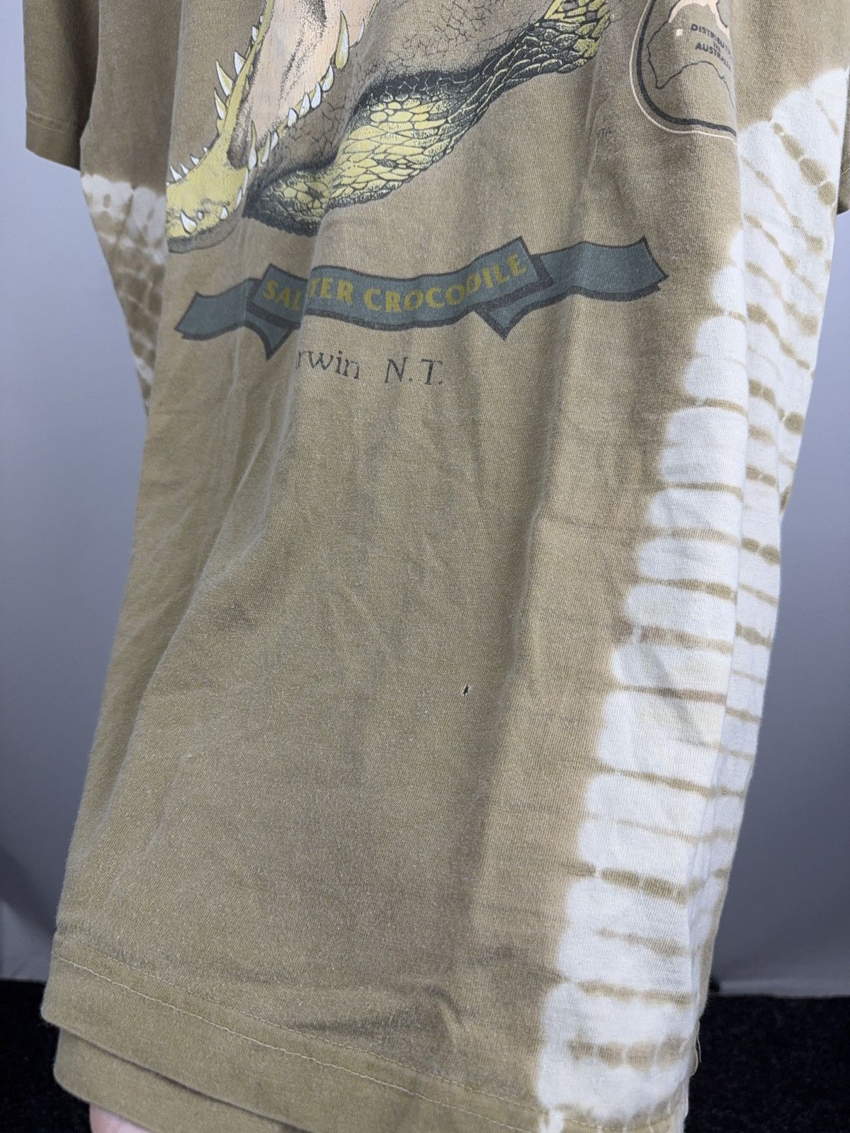 Vintage Animal Natural Territory Australia Crocodile Graphic T-Shirt Size US L / EU 52-54 / 3 - 6 Thumbnail