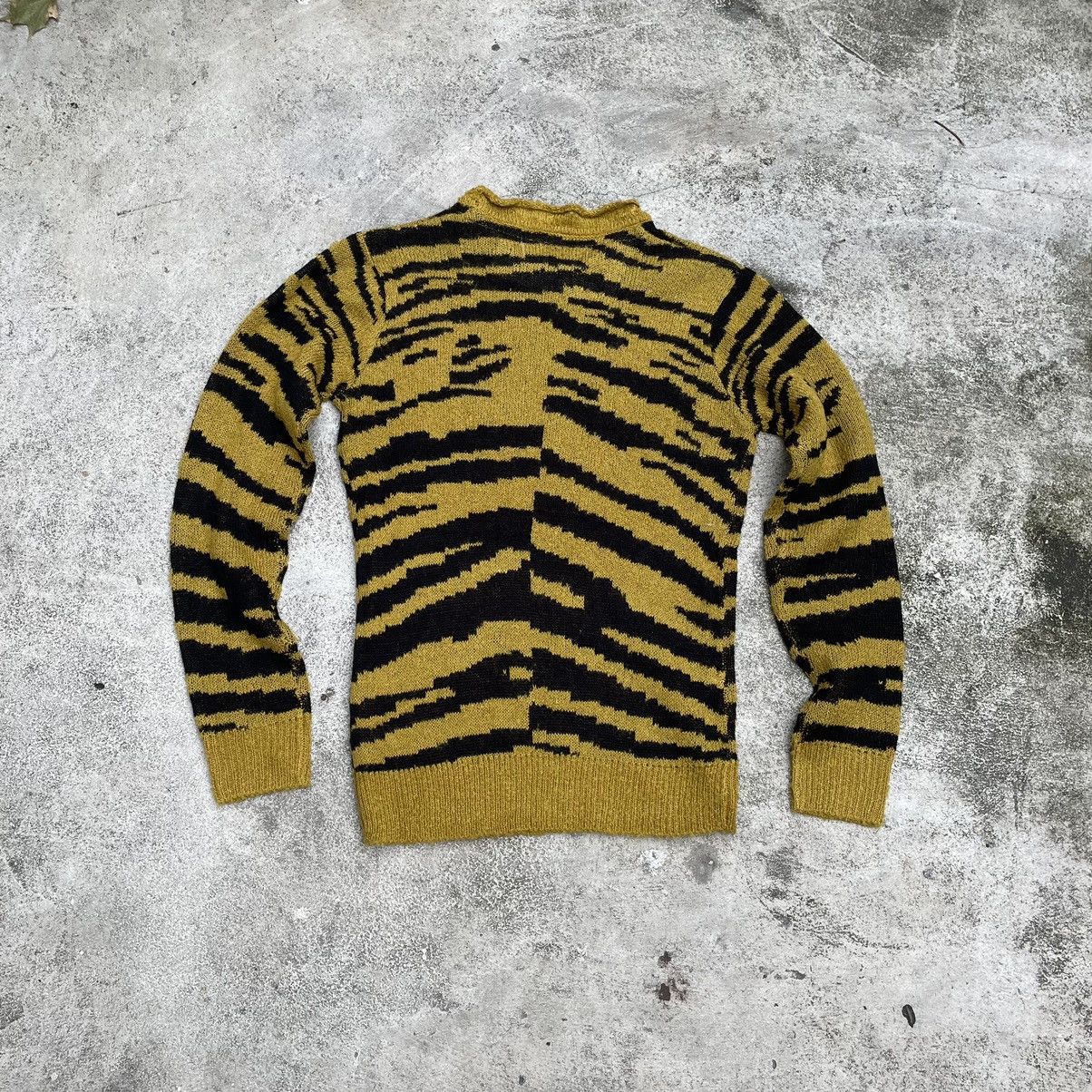 Vintage Vintage 90s Y2K Tiger Stripe Knit Sweater Grunge Baggy M Size US M / EU 48-50 / 2 - 6 Thumbnail