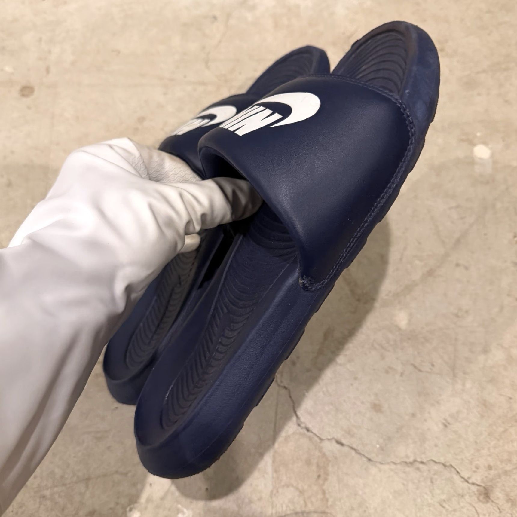 Nike Nike Victori One Slides Mens Size 8 Midnight Navy Blue White Sandals CN9675-401 Size ONE SIZE - 2 Thumbnail