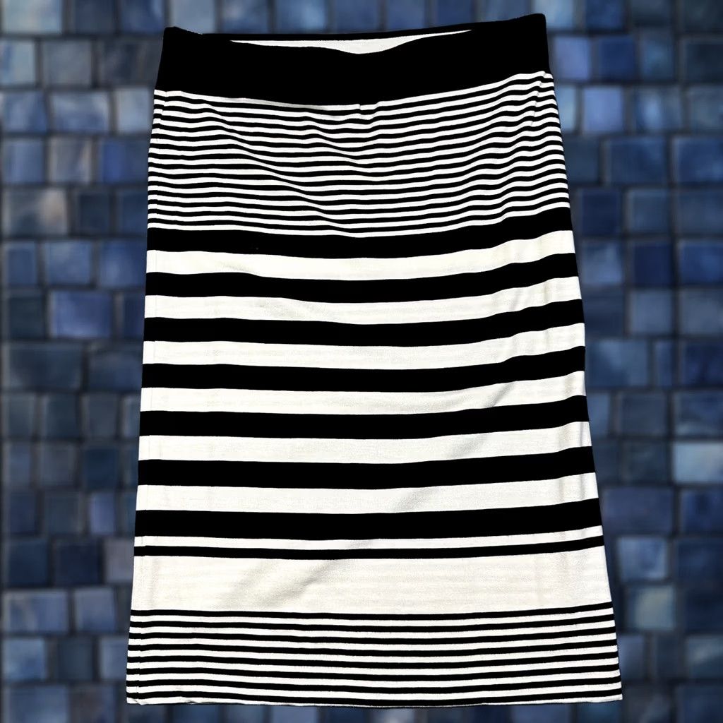 Loft Ann Taylor LOFT Skirt Womens Small Knit Stretch Pencil Pull On Black White Size 32" / US 10 / IT 46 - 1 Thumbnail