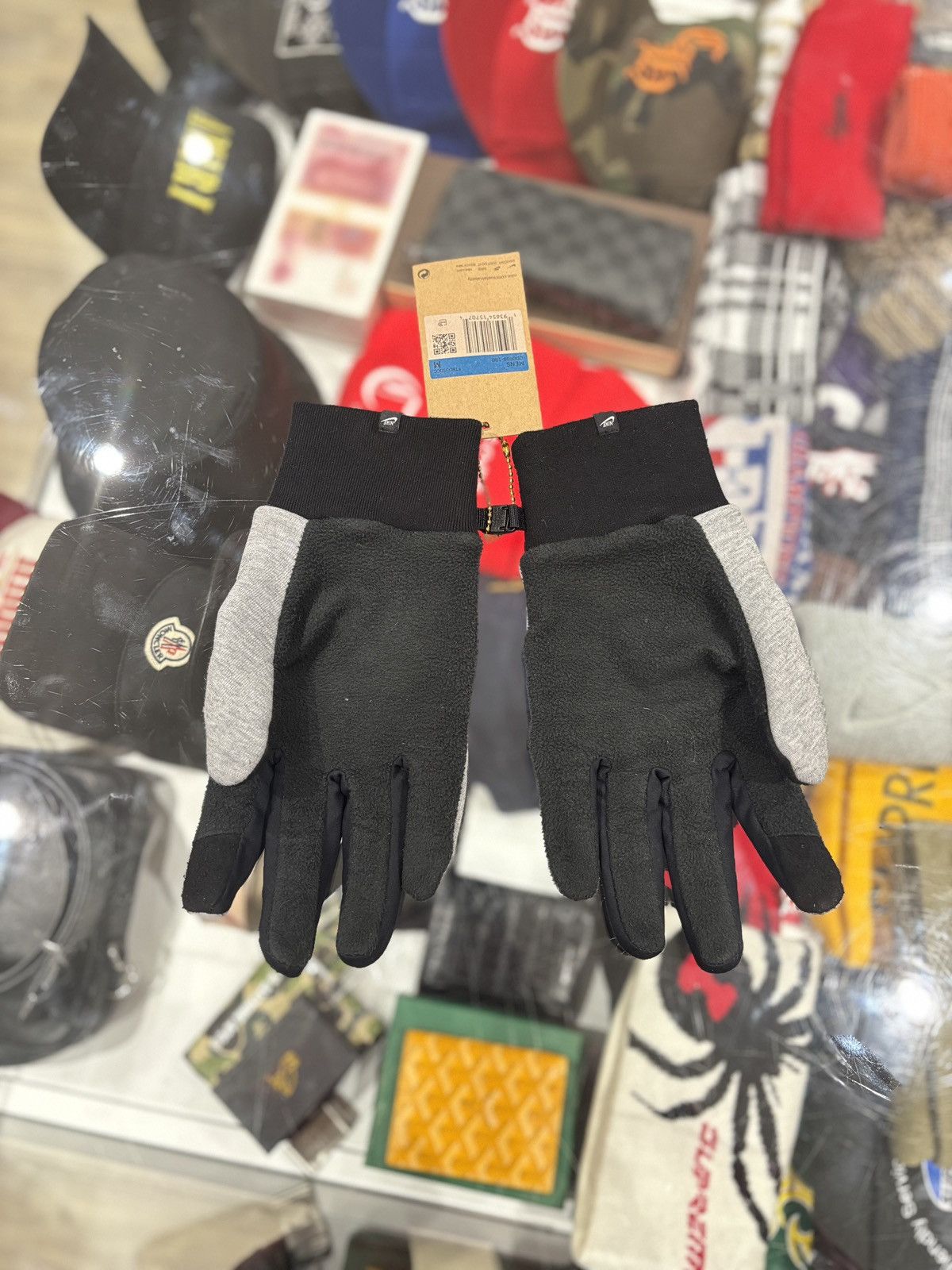 Nike Nike Tech Fleece Gloves Grey Size: M Size ONE SIZE - 2 Thumbnail