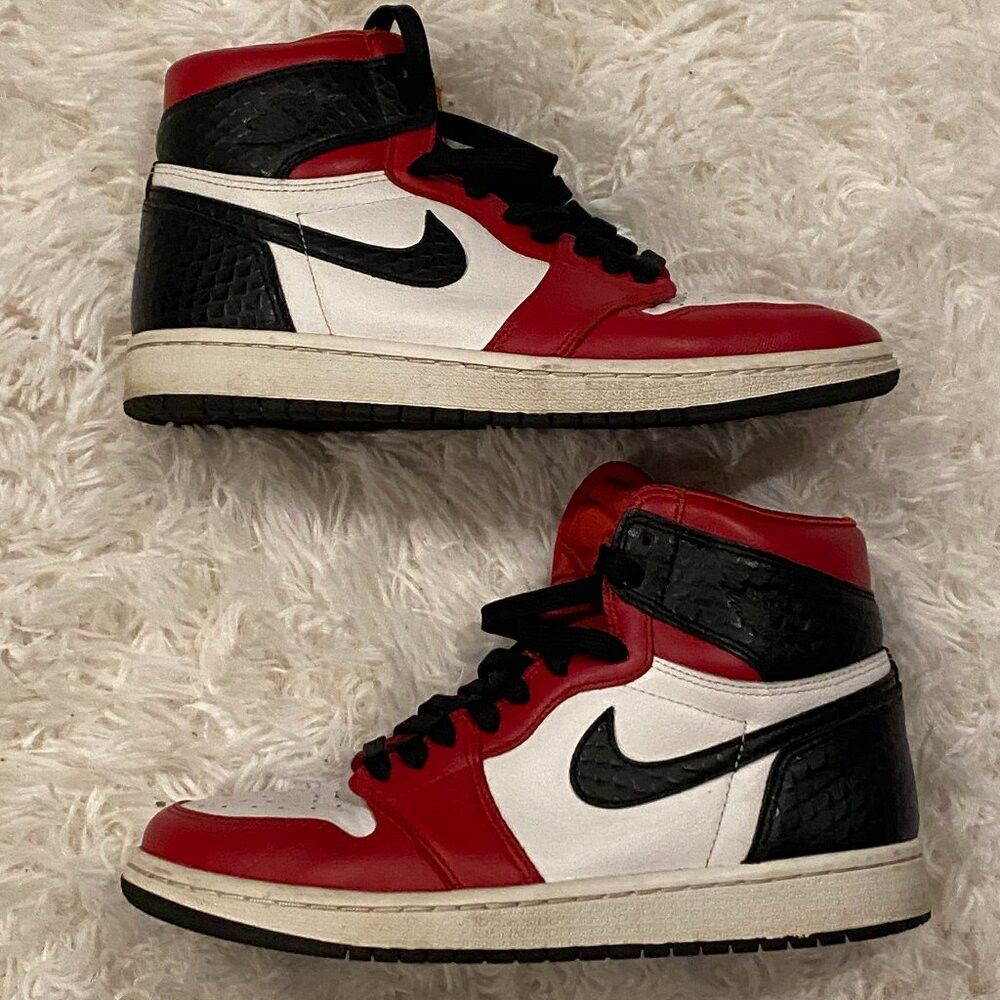 Nike Nike Air Jordan 1 Retro High Satin Snake Chicago (W) – Size Size US 7.5 / IT 37.5 - 1 Thumbnail