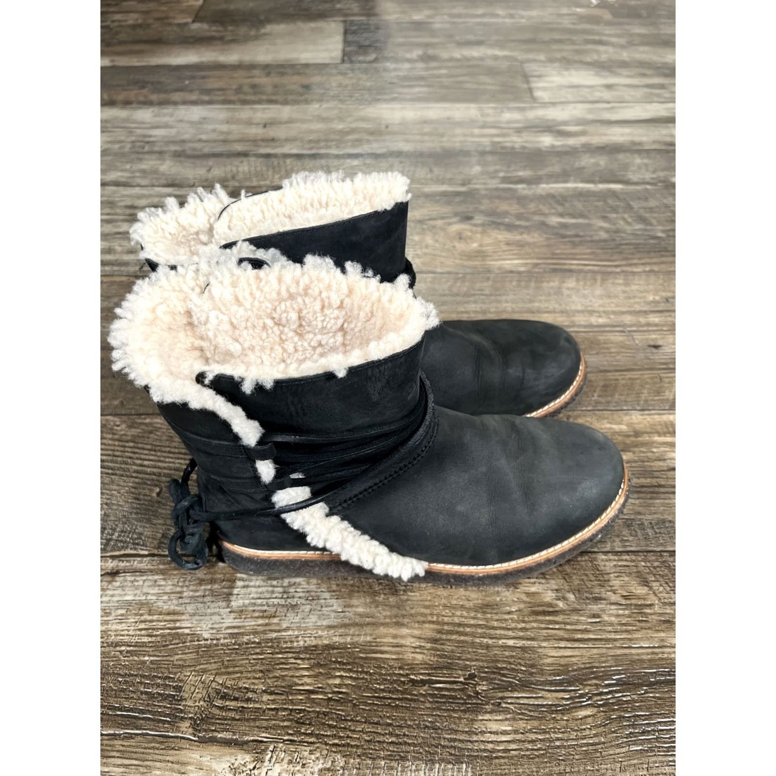 Ugg VINTAGE? No — UGG Australia Luisa Womens 7 Water Resistant Leather Boots Gray Size US 7 / IT 37 - 2 Thumbnail