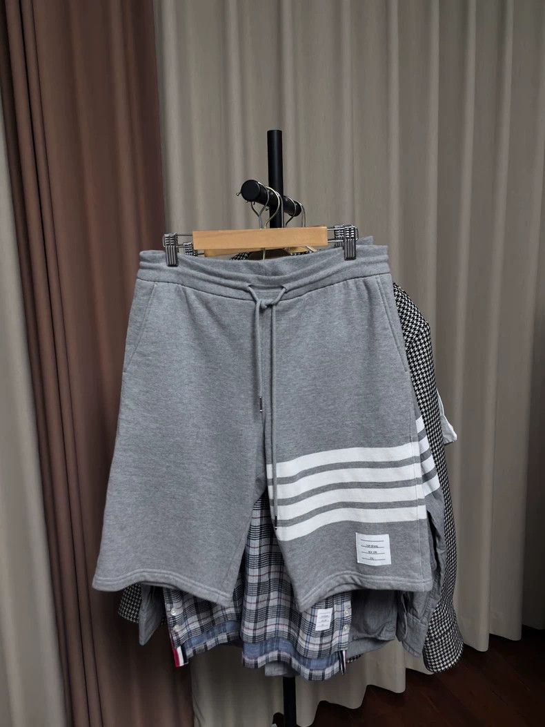 Thom Browne Thom browne Size 1 Classic shorts 2504-Nextarrow Size US 29 - 1 Thumbnail