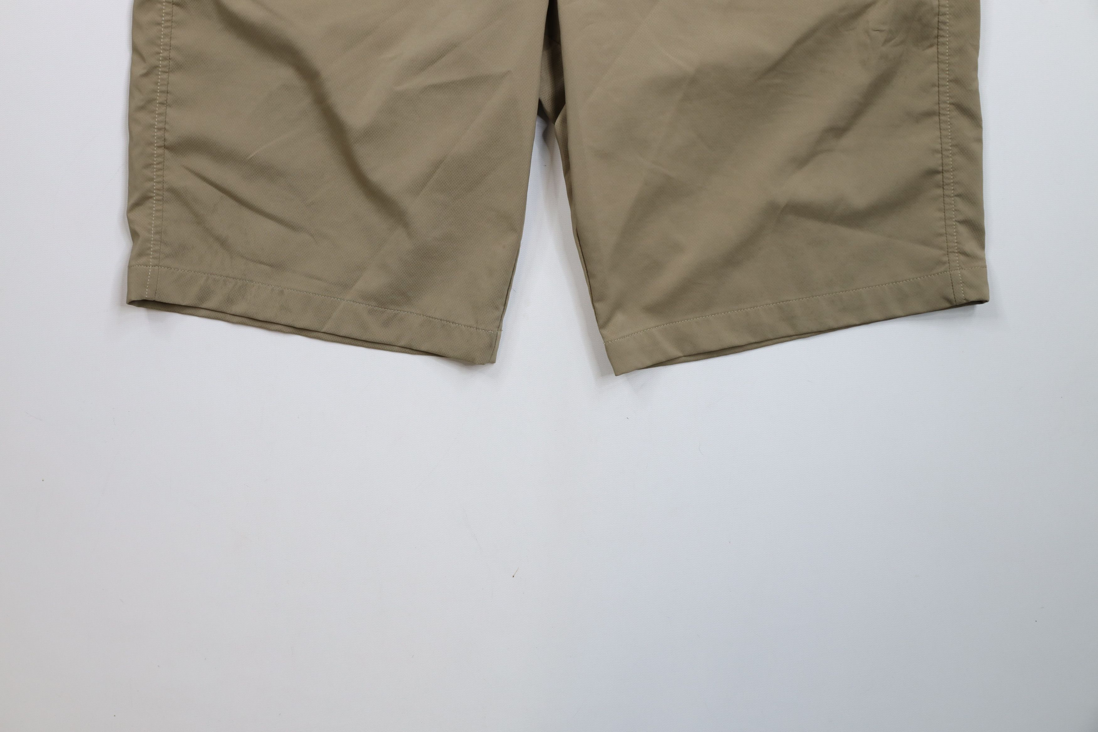 Under Armour × Vintage Under Armour Loose HeatGear Golfing Golf Chino Shorts Beige Size US 36 / EU 52 - 4 Thumbnail