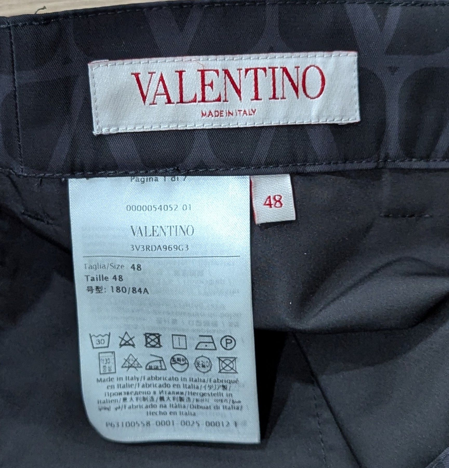 Valentino Valentino VLOGO Toile Graphic Bermuda Shorts Black 48 US 32 Size US 32 / EU 48 - 5 Thumbnail