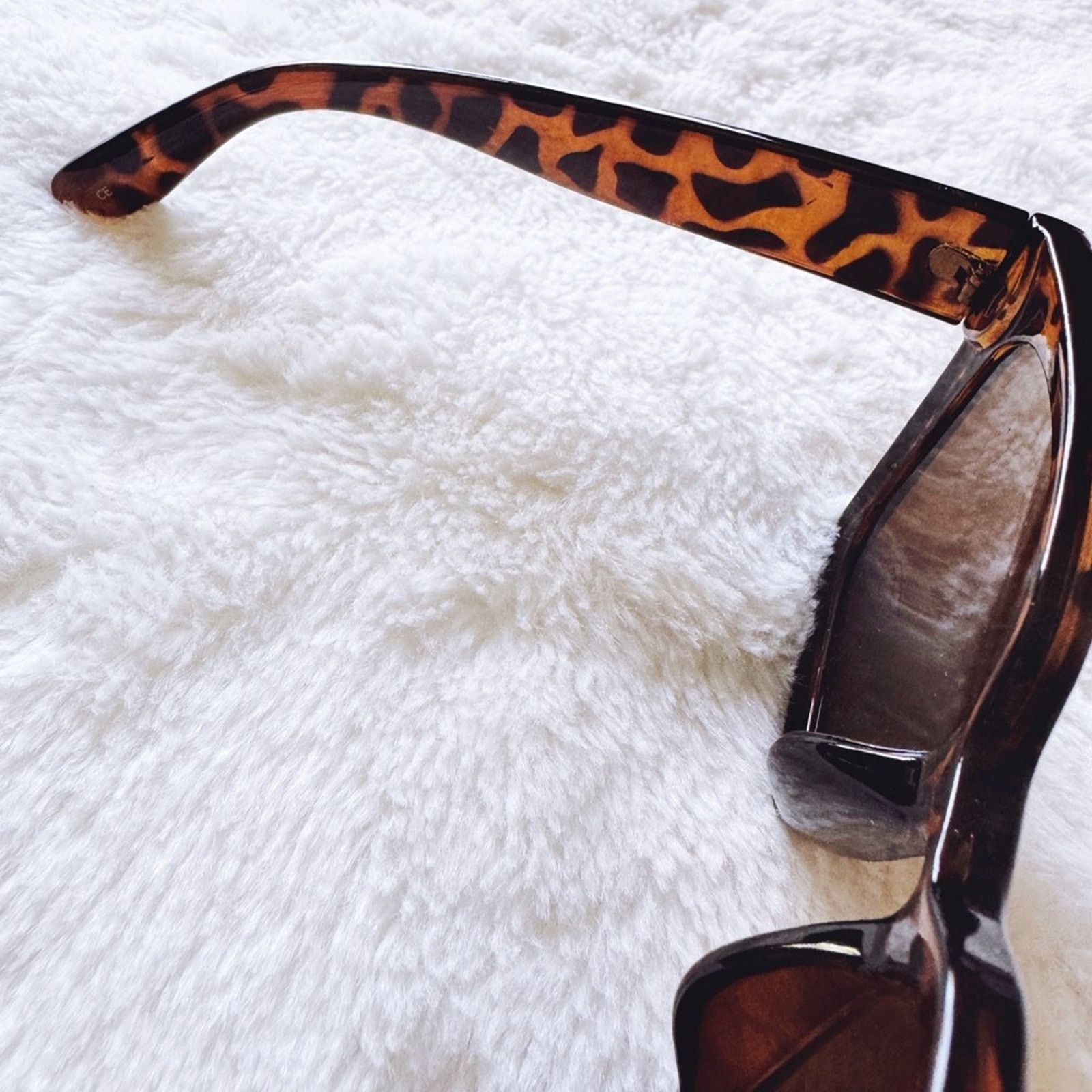 Other Liora Tortoise Brown Oversized Bold Sunglasses Size ONE SIZE - 7 Thumbnail