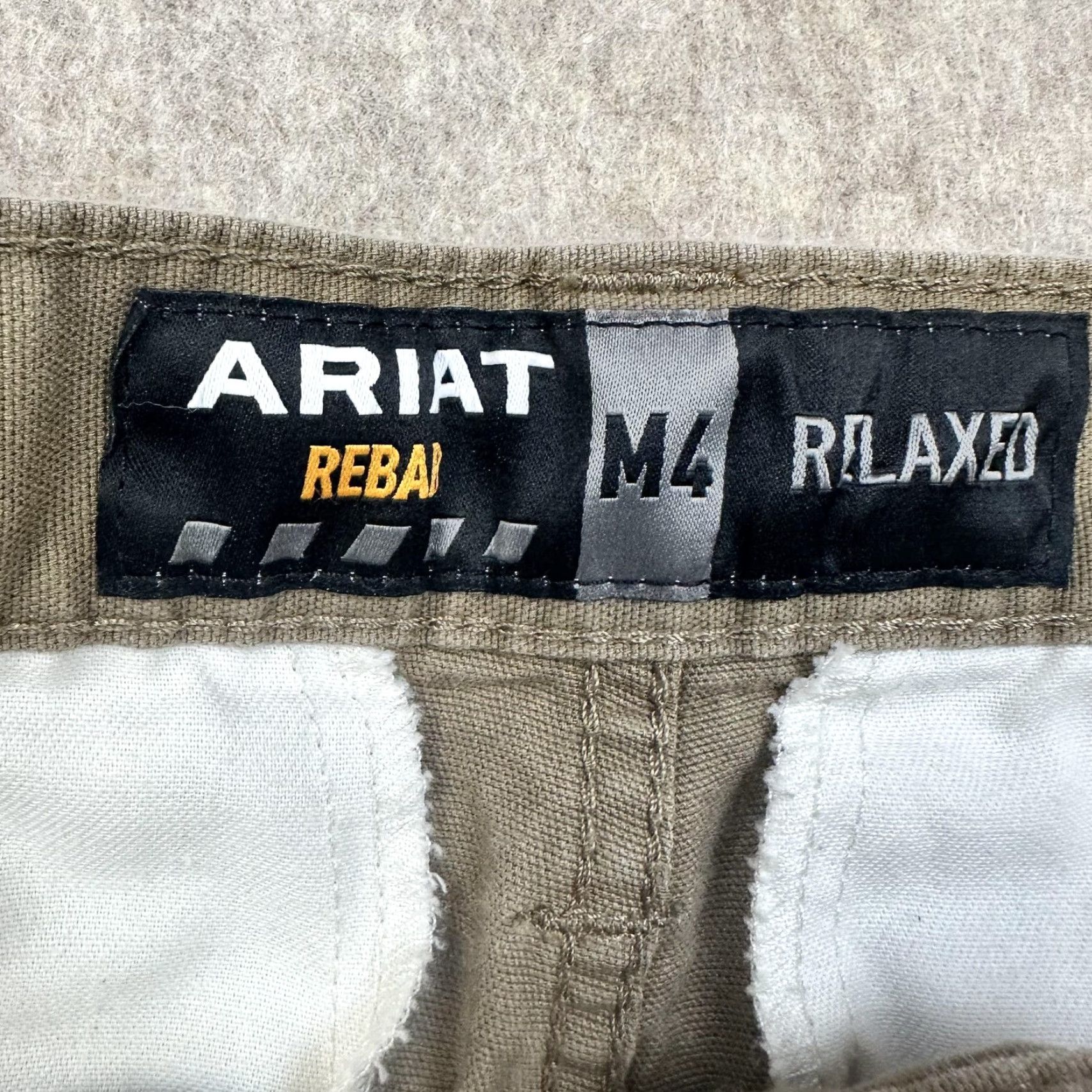 Ariat Ariat Shorts Mens 32 Olive Green Cargo Relaxed Canvas Pockets 11in Inseam Workwear Twill Casual Baggy Front Flat Front Mens Size US 32 / EU 48 - 2 Thumbnail