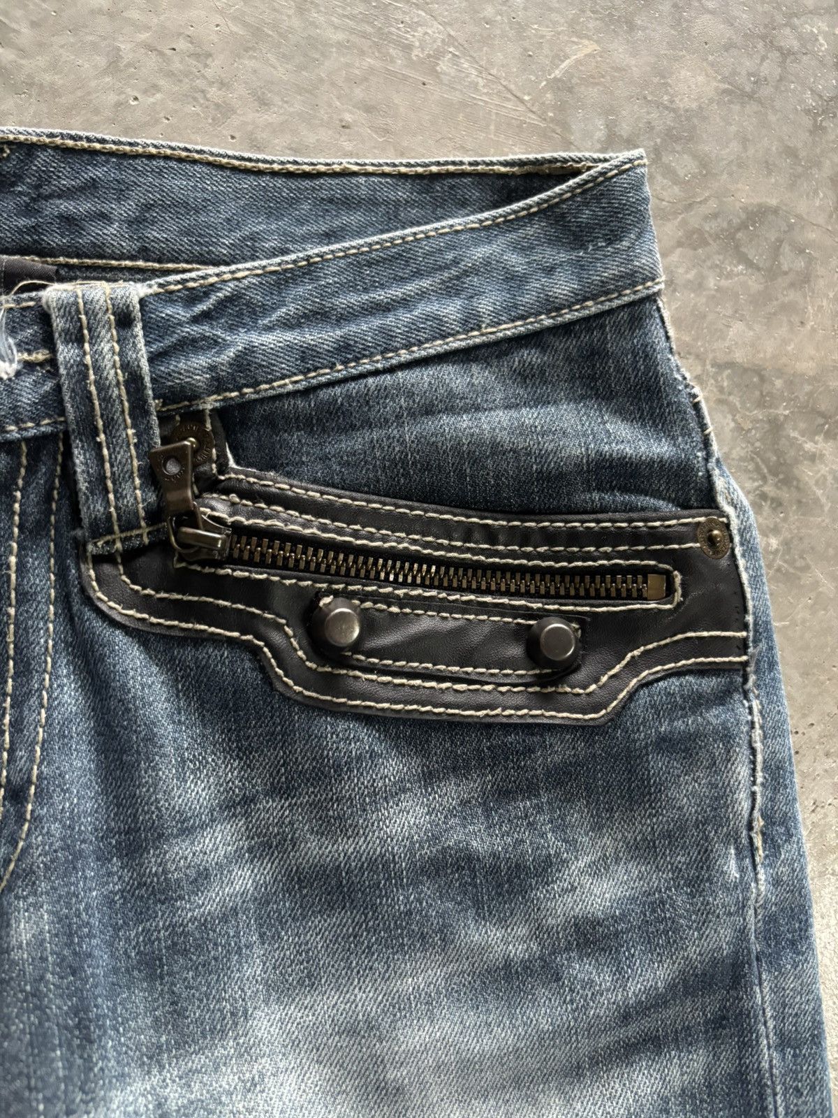 Hysteric Glamour × semanticdesign SICK FLARE DISTRESSED SEMANTIC DESIGN WASHED LEATHER POCKET Size US 29 - 8 Thumbnail