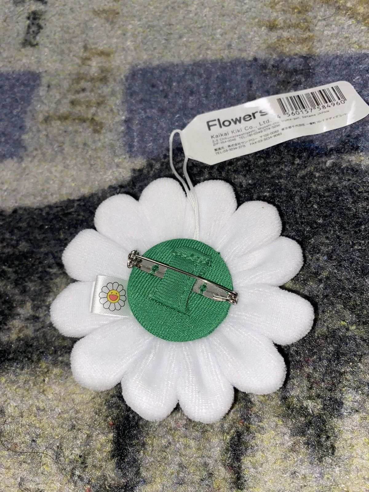 Takashi Murakami Takashi Murakami Flower Plush Pin White Size ONE SIZE - 3 Thumbnail