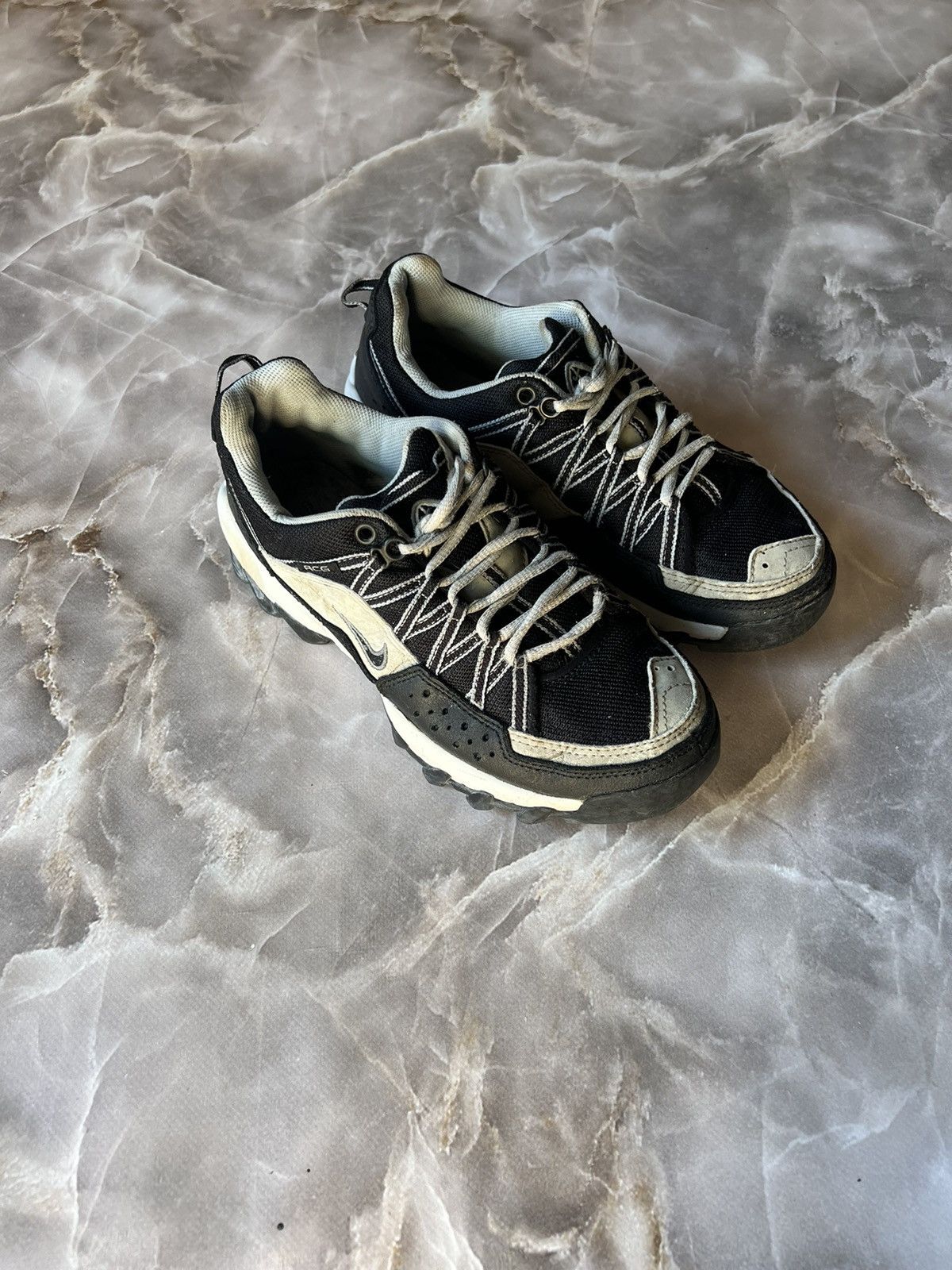 Vintage Vintage Nike Acg Outdoor Sneakers Size US 8 / EU 41 - 2 Thumbnail