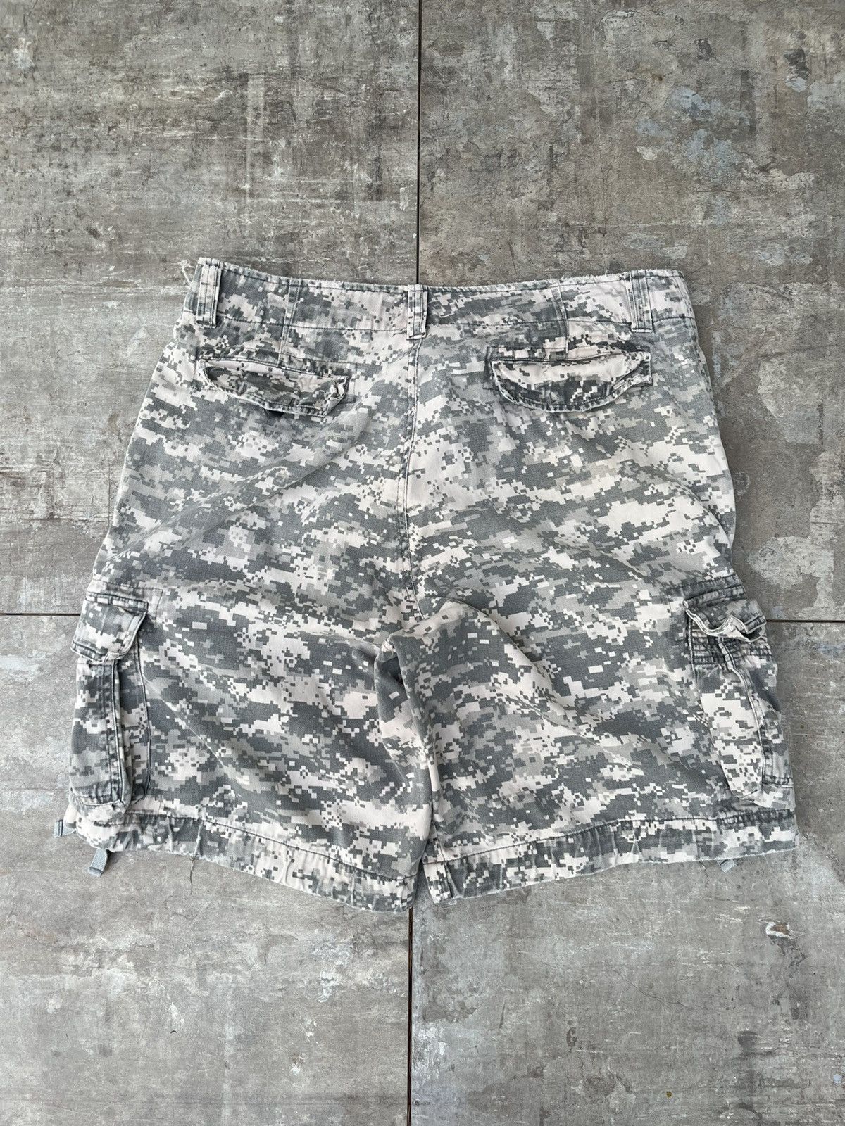 Vintage Vintage Faded Digi Camo Short Thrashed Size US 34 / EU 50 - 10 Thumbnail
