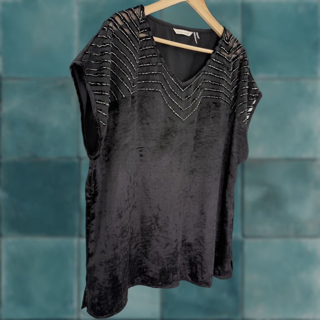 Soft Surroundings Soft Surroundings Blouse V-Neck Short Sleeve Beaded Cap Sleeve Black 1x Plus Womens Witchy Whimsigoth Art Nouveau Velvet Bohemian Modern Size XL / US 12-14 / IT 48-50 - 1 Thumbnail