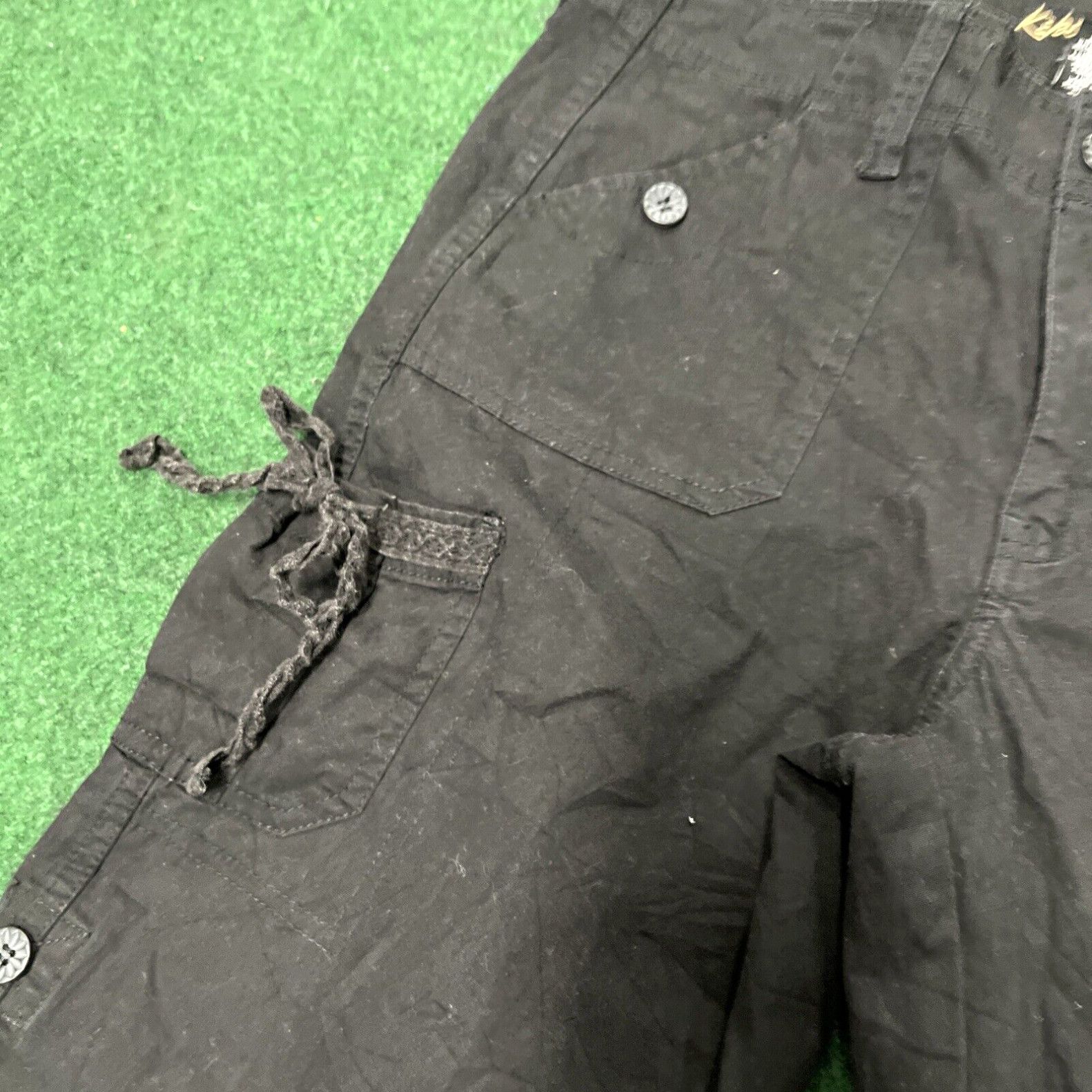Vintage Y2K Cargo Capri Wide Leg Baggy Utility Pants Size 10 Military Black Size 32" / US 10 / IT 46 - 3 Thumbnail