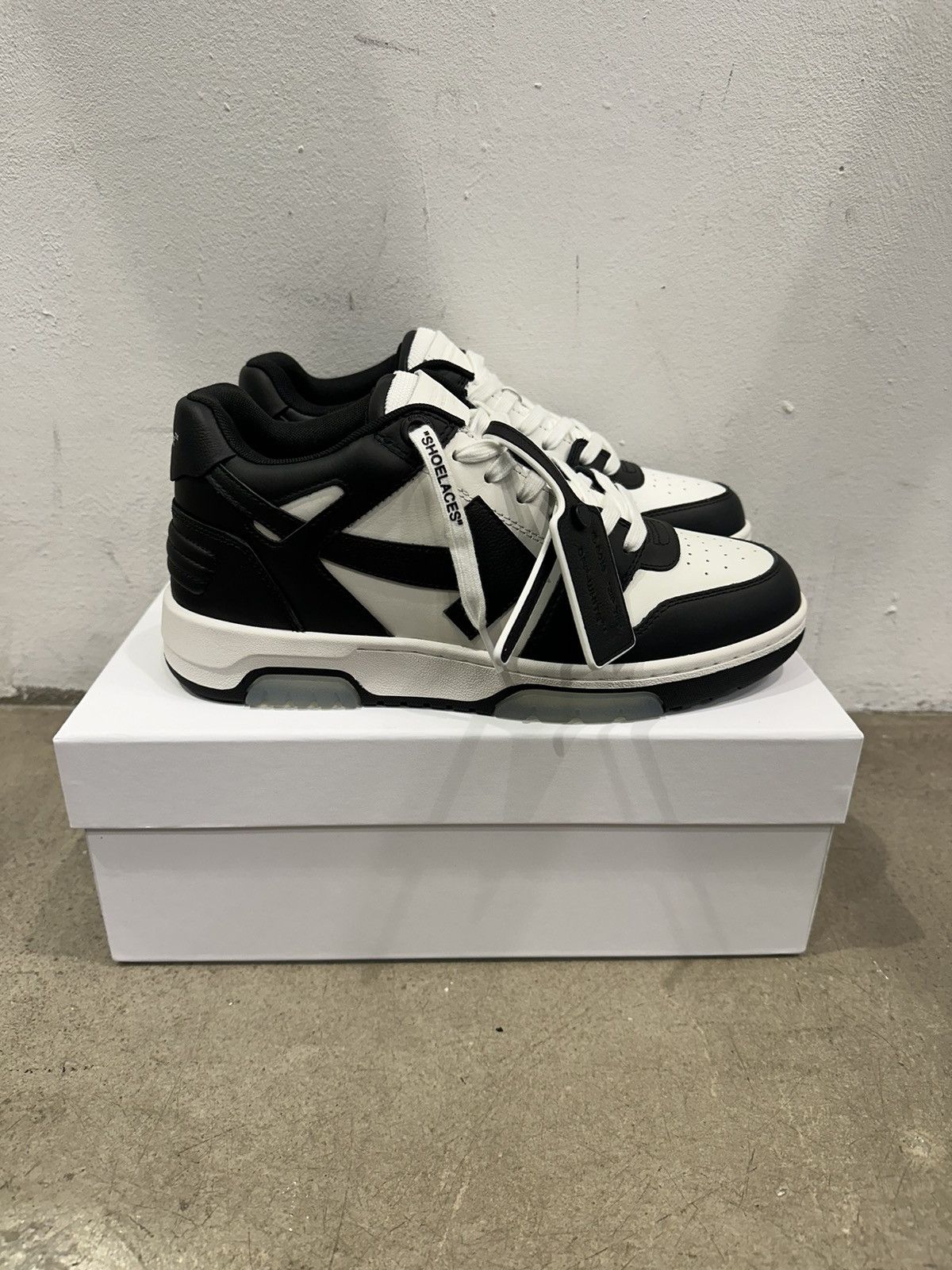 Off-White Off White Out Of Office Black White Sneaker Size US 10 / EU 43 - 2 Thumbnail