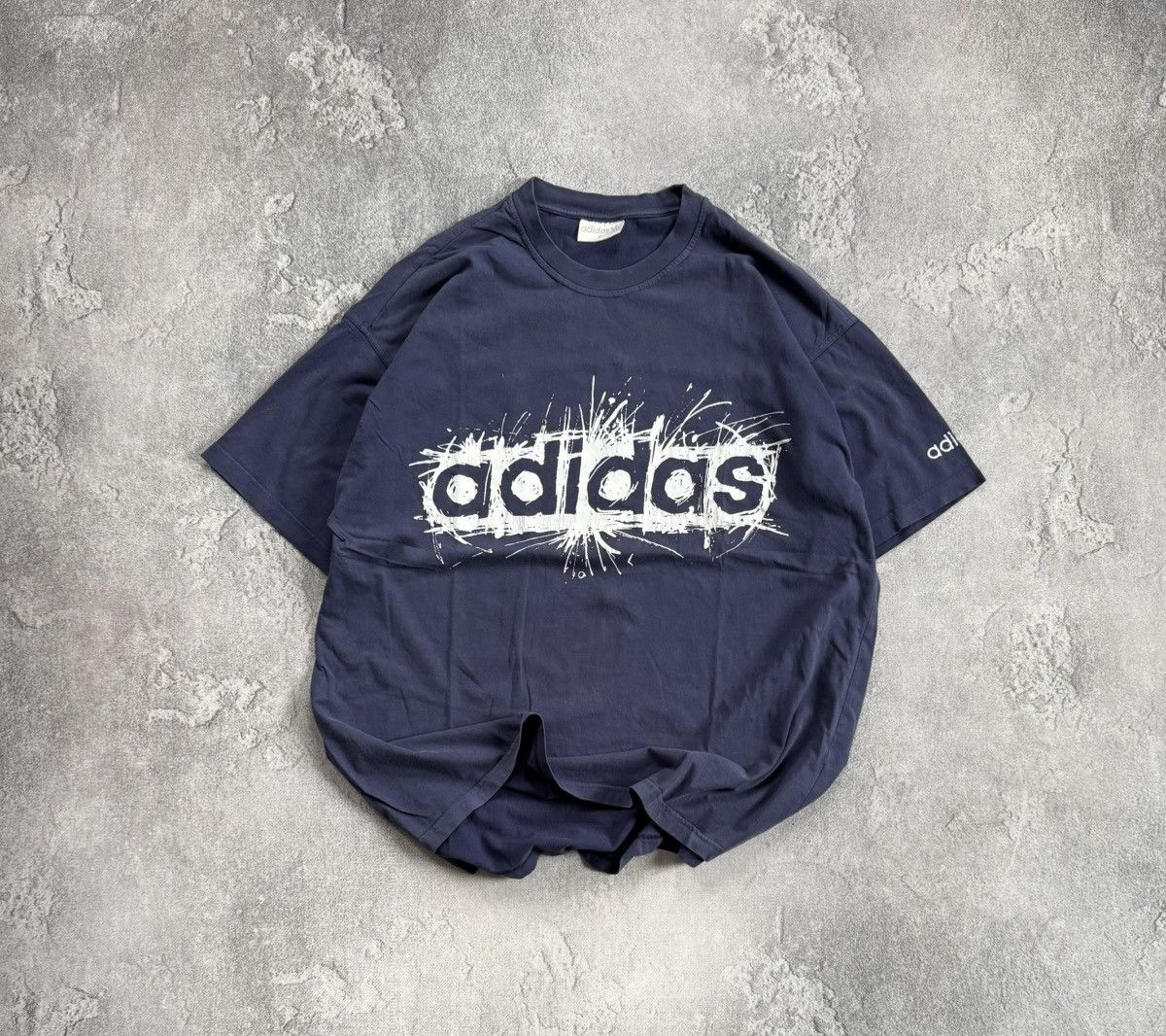 Adidas Adidas XL/size big logo retro vintage tee t-shirts 90s Size US XL / EU 56 / 4 - 1 Thumbnail
