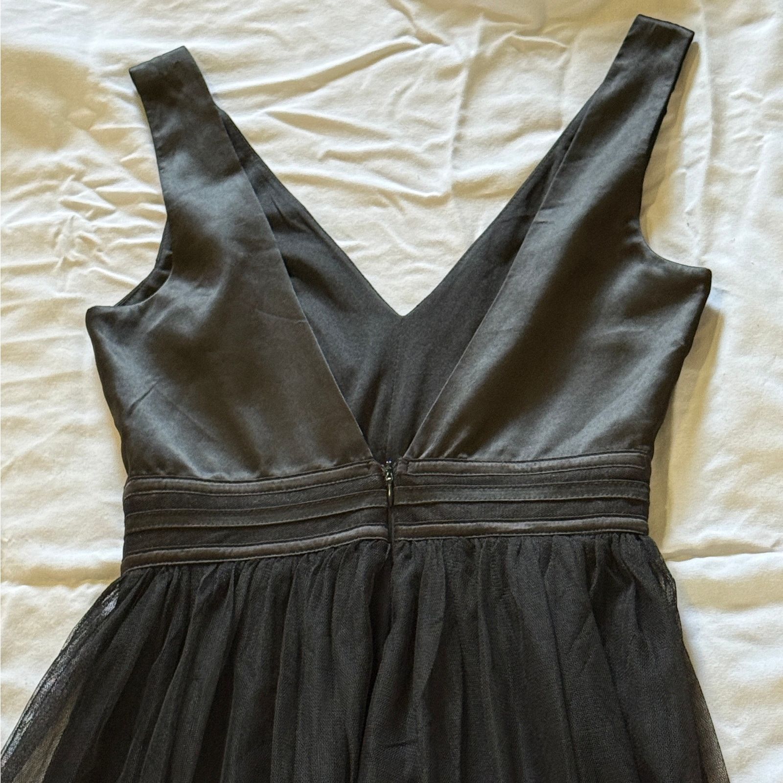 Anthropologie En Crème Anthropologie XS v-neck sleeveless cocktail dress Size XS / US 0-2 / IT 36-38 - 6 Thumbnail