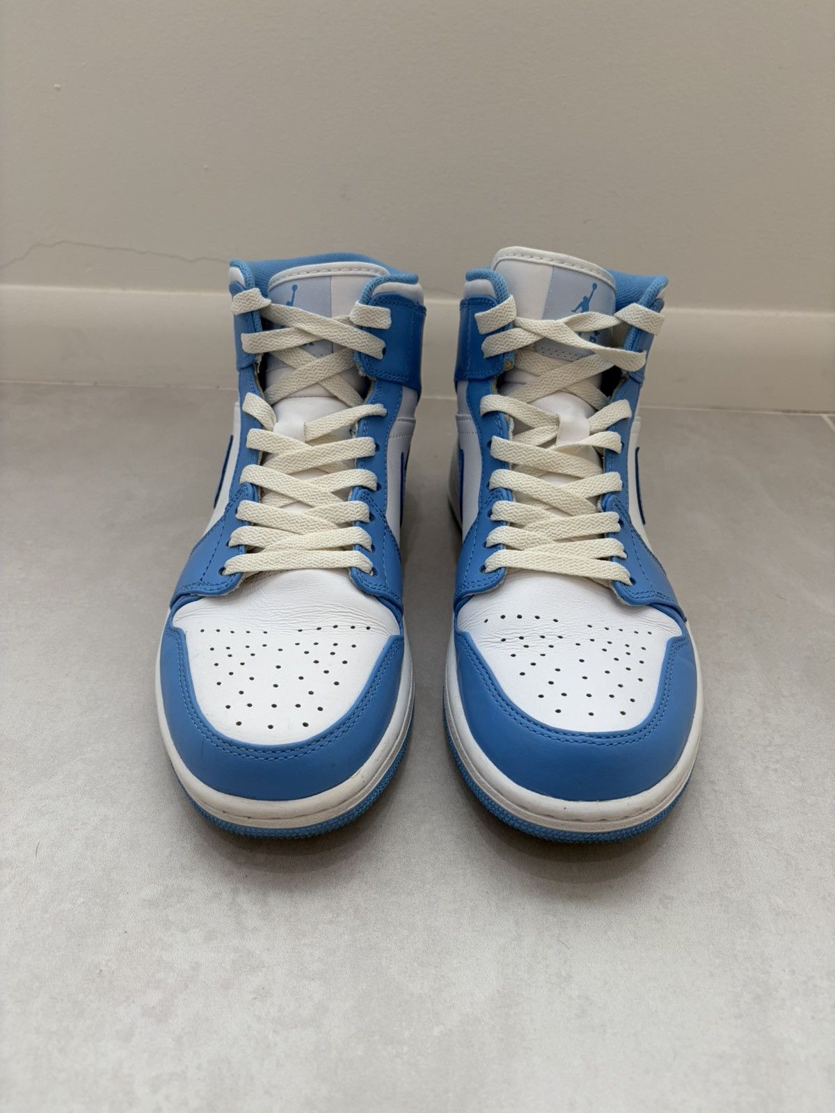 Nike Size 9 - Air Jordan 1 Mid UNC - 554724-106 Size US 9 / EU 42 - 4 Thumbnail