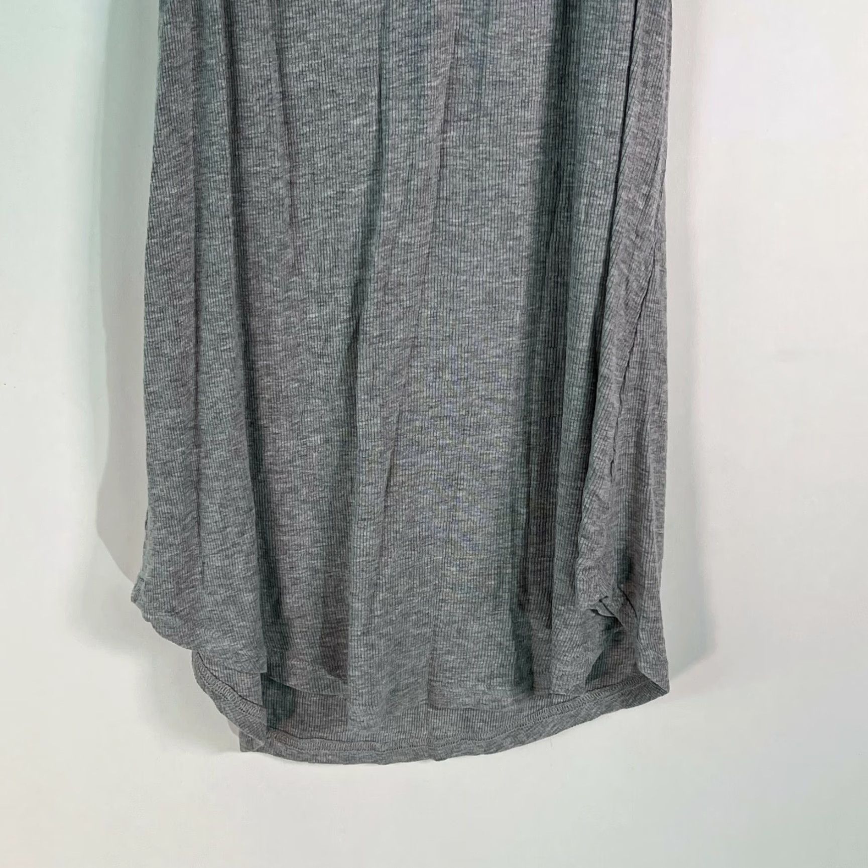 Vintage Womens Tank Shirt V-Neck Ribbed Gray Small - Cotton Sleeveless Top, Casual, Basic Style, Regular Fit, Unbranded Women’s Tank - Note: Keep size S. Size S / US 4 / IT 40 - 5 Thumbnail