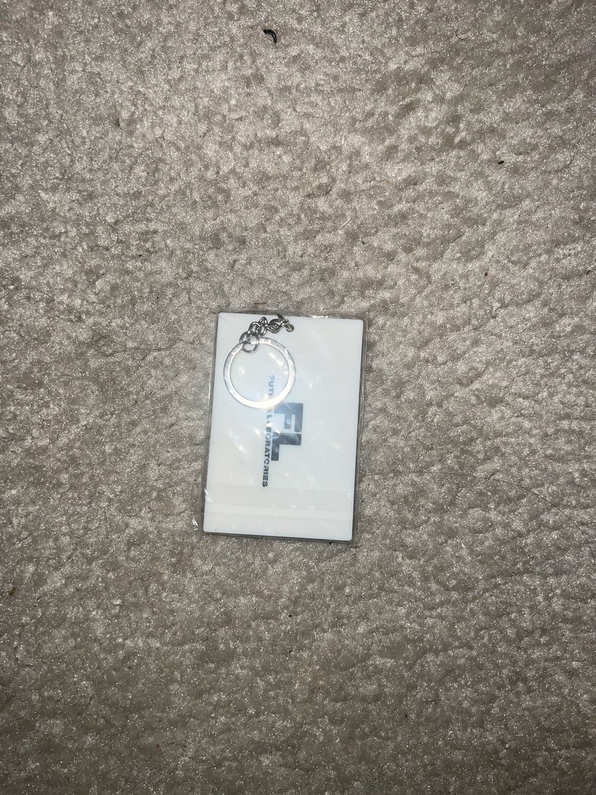 Futura WHITE TAG FUTURA LABORATORIES KEYCHAIN Size ONE SIZE - 1 Thumbnail