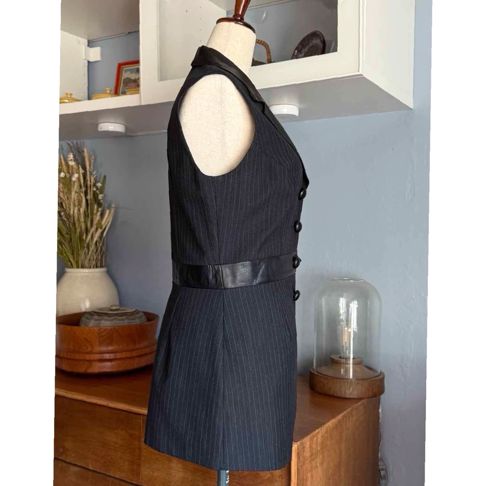Vintage VINTAGE Caché Vest Wool Gray Pinstripe Leather Trim Size 8 90s Modern Office Gothic Grunge New Wave Women Mens Size M / US 6-8 / IT 42-44 - 2 Thumbnail