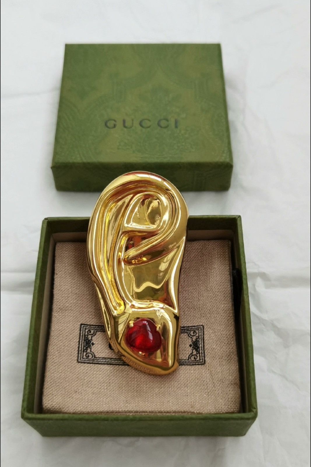 Gucci Runway gold ear brooches RARE Size ONE SIZE - 1 Thumbnail