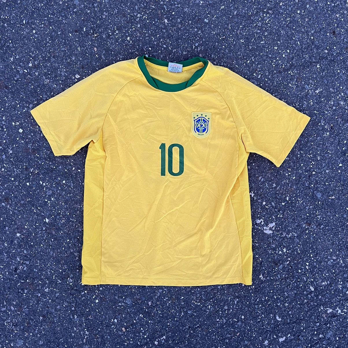 Vintage Brazil 2002 Home Kit Ronaldo 9 El Fenomeno Retro Jersey R9 Size US L / EU 52-54 / 3 - 1 Thumbnail
