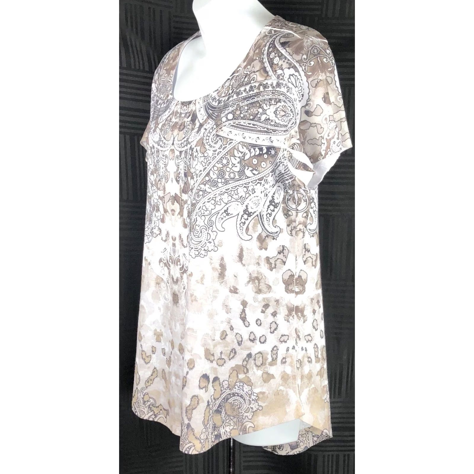 Style & Co Style & Co scoopneck top M brown gray paisley Geo short sleeve beaded tee Boho Casual Womens XS? Size M / US 6-8 / IT 42-44 - 3 Thumbnail