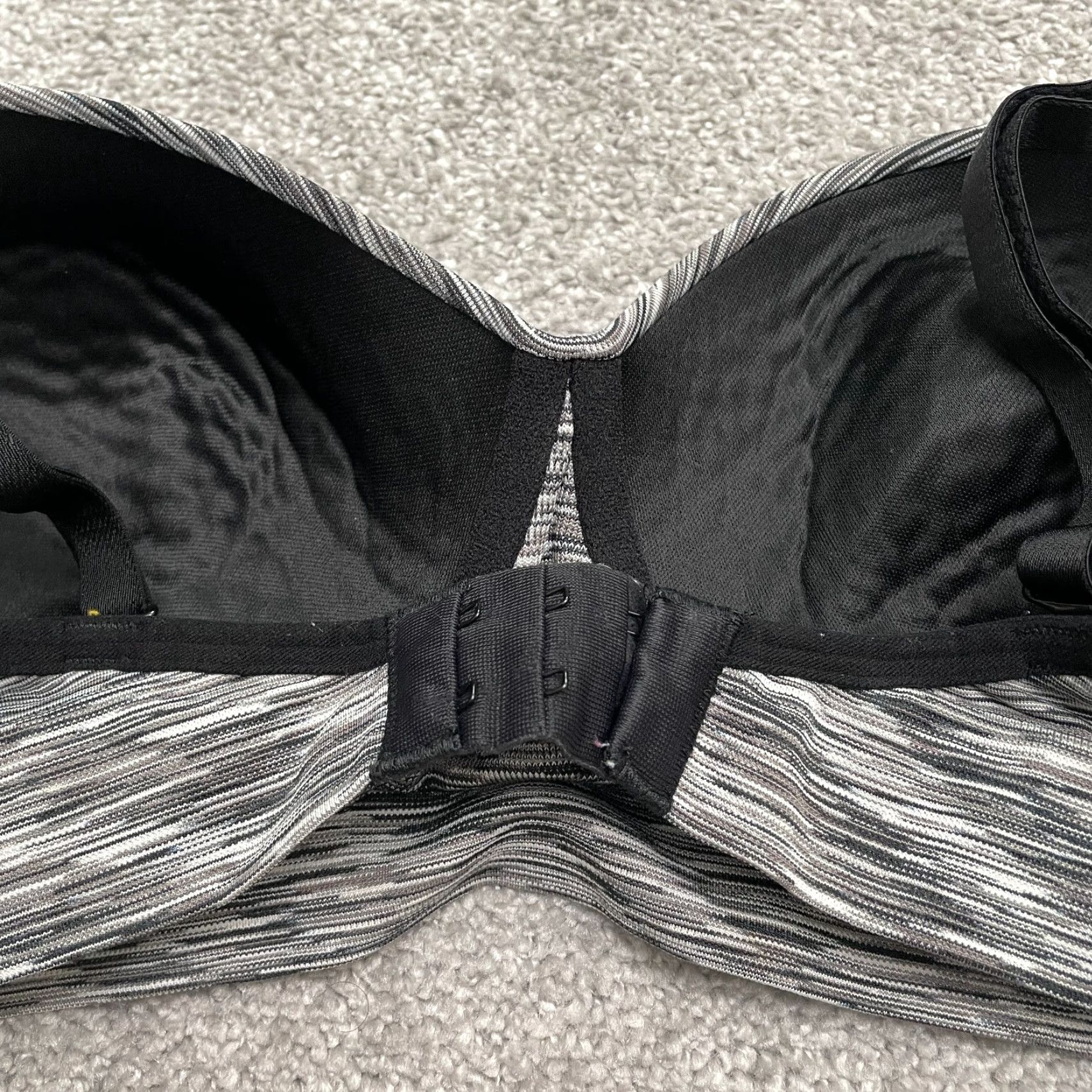 Vintage No Boundaries Bralette Bra Womens XL Heather Gray Adjustable Padded Wireless One Size Nylon Blend Gray 2010s Classic Mens/ Womens? Size ONE SIZE - 3 Thumbnail