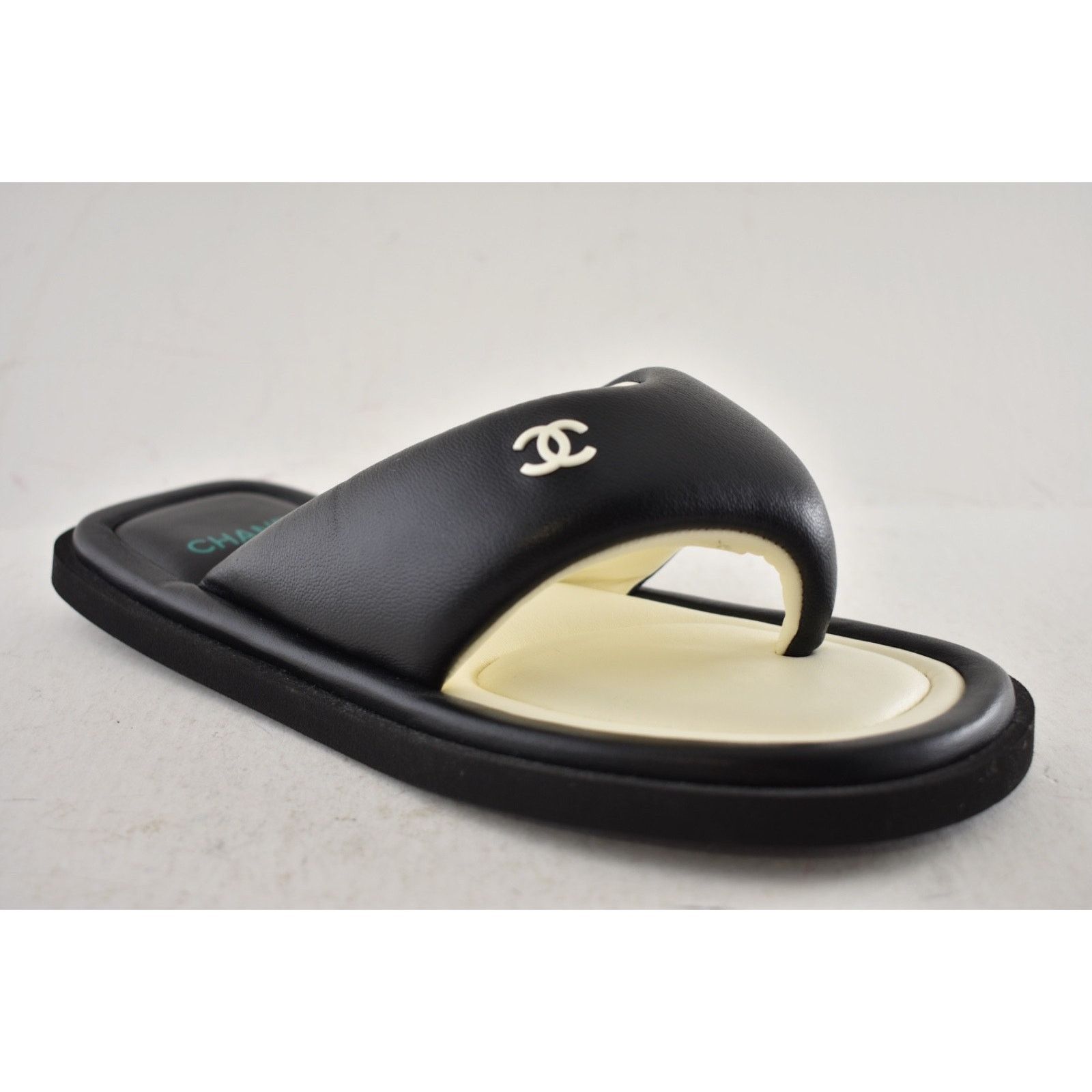 Chanel 22P Padded Pool Thong Logo Mule Slide Flat Sandal 36 Size US 6 / IT 36 - 5 Thumbnail